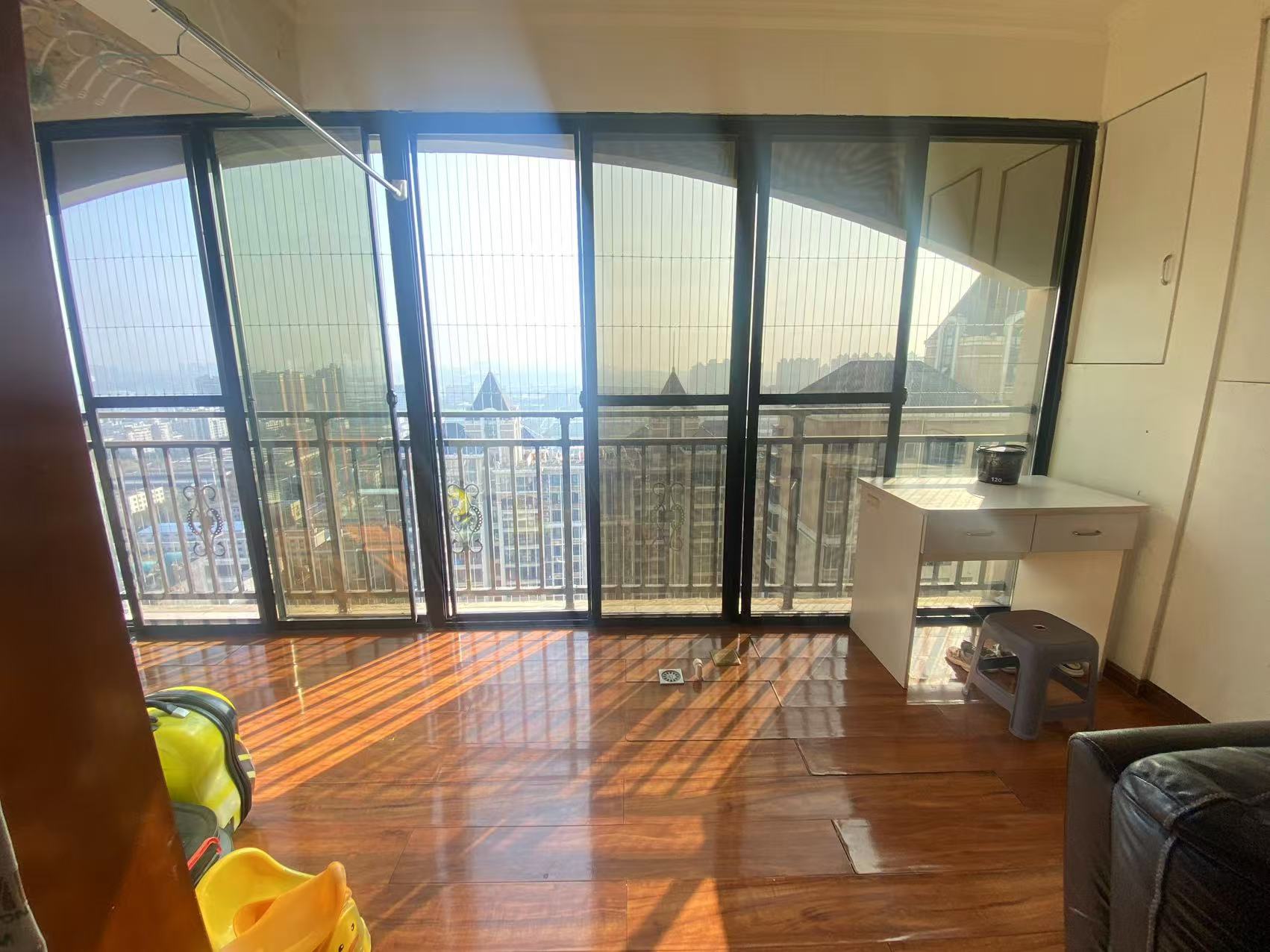 华晨御园 3室2厅2卫 73.8万 华晨御园 3室2厅2卫 73.8万室内图