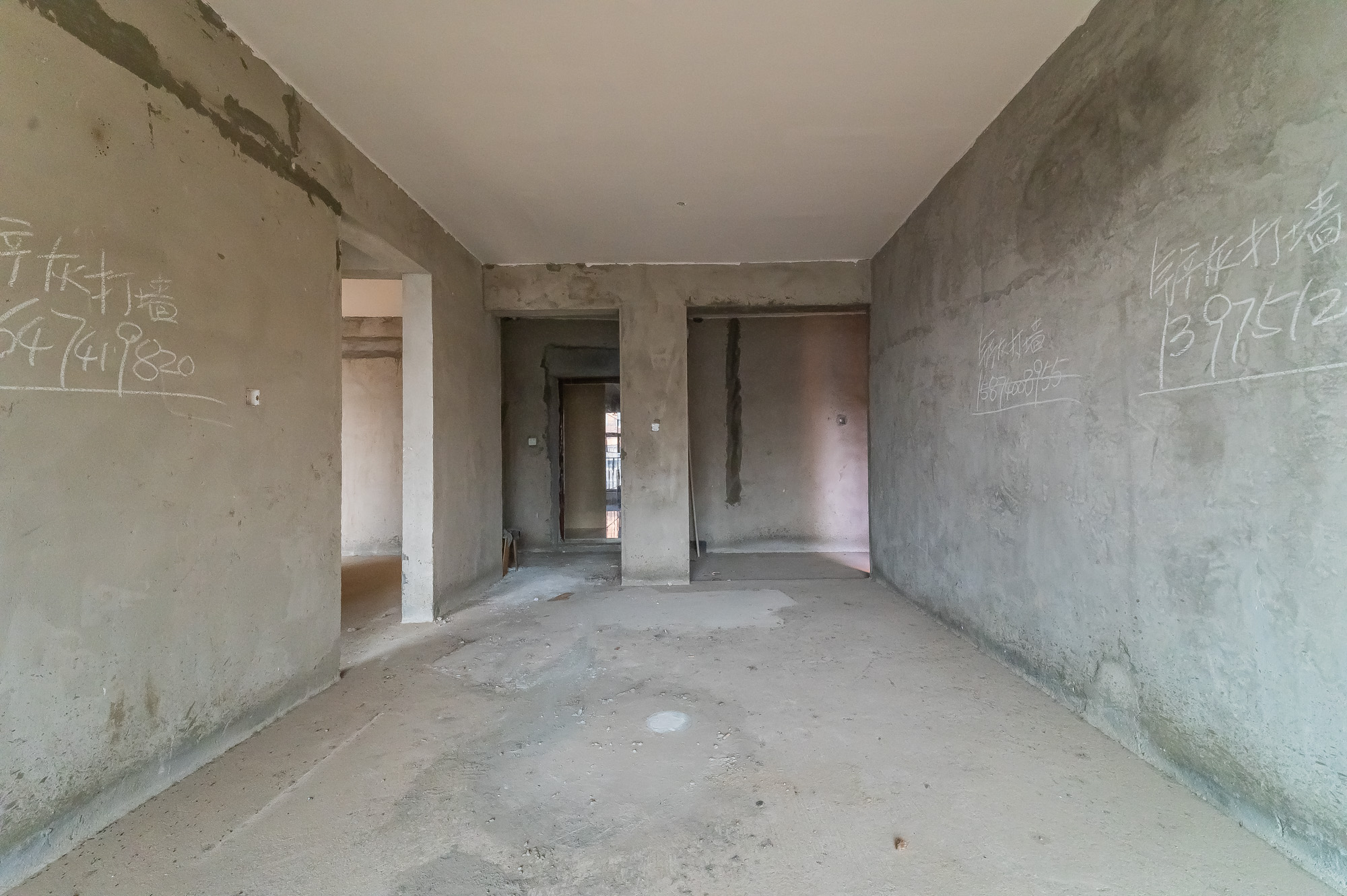 海伦春天 2室2厅1卫 49.0万 海伦春天 2室2厅1卫 49.0万客厅