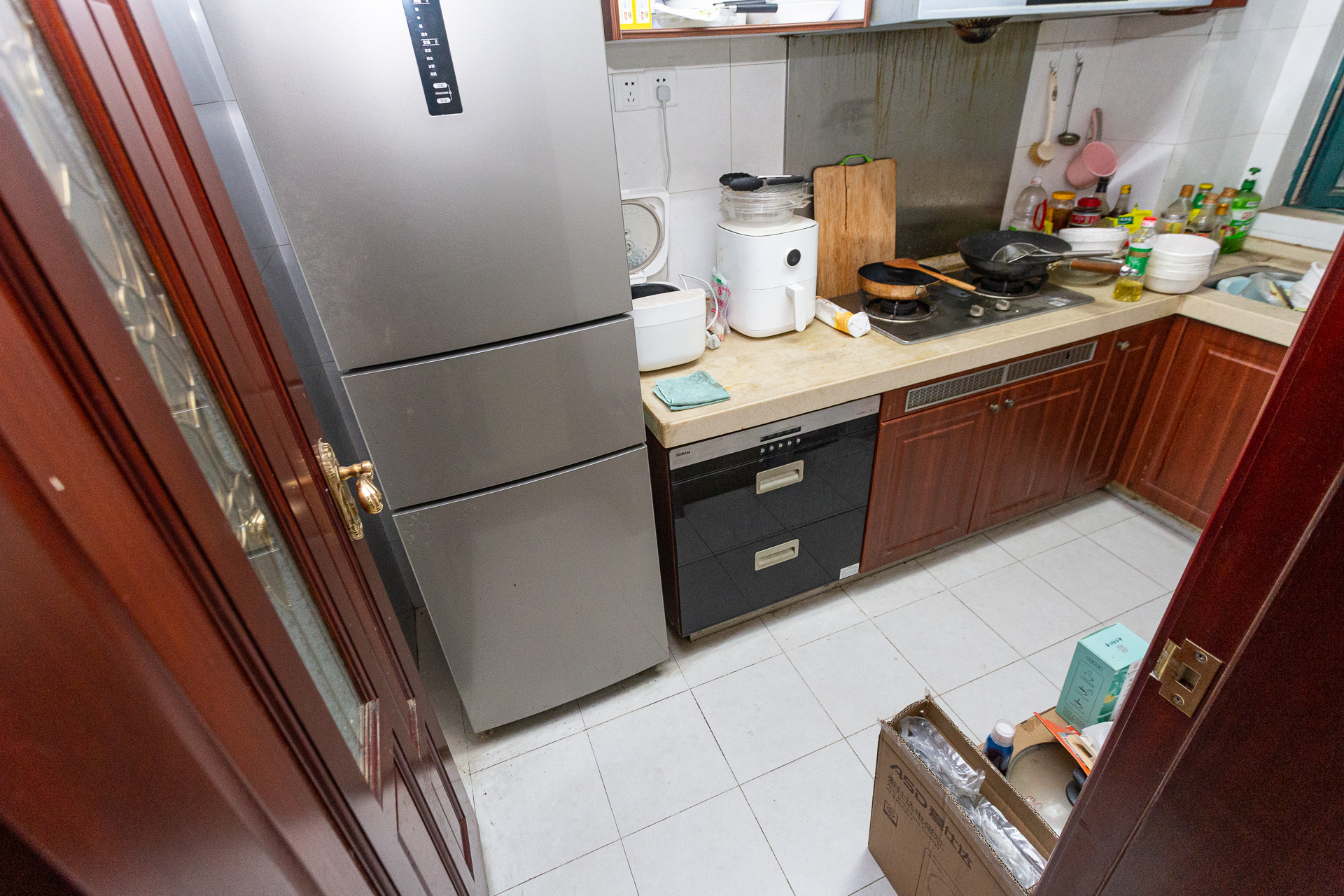 恒大名都  3室2厅1卫   55.00万厨房