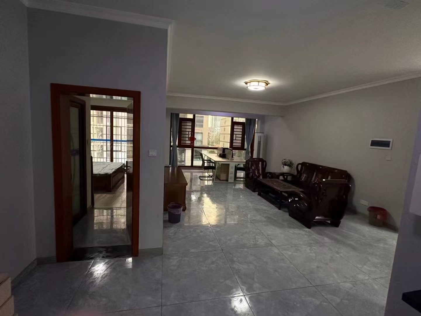 天地人和 4室2厅2卫 1800.0元/月 天地人和 4室2厅2卫 1800.0元/月室内图