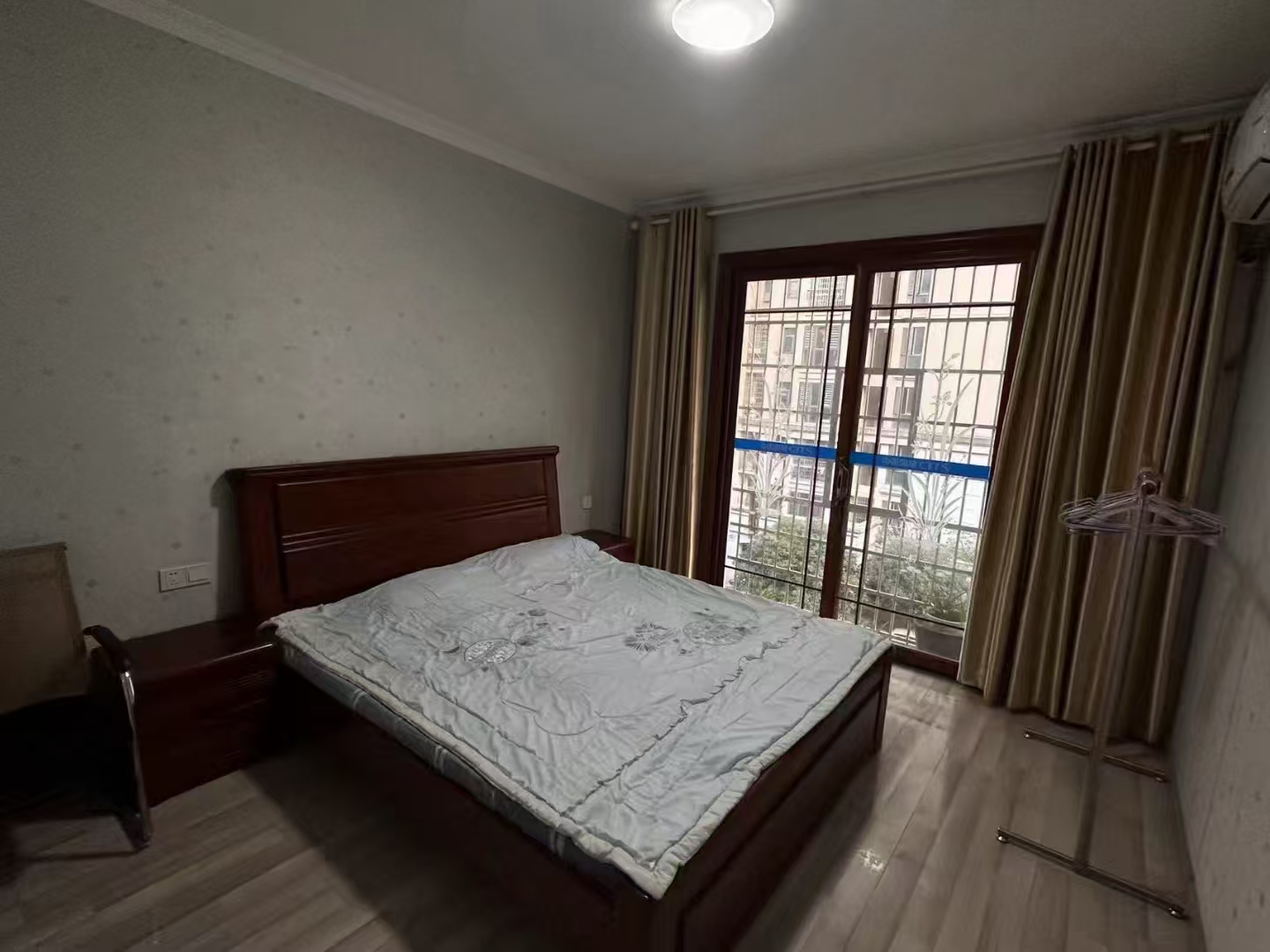 天地人和 4室2厅2卫 1800.0元/月 天地人和 4室2厅2卫 1800.0元/月室内图