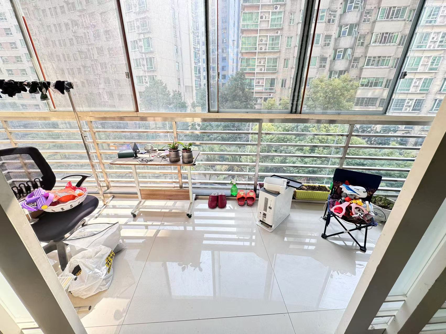 四季花园  4室2厅2卫    69.8万 四季花园  4室2厅2卫    69.8万室内图