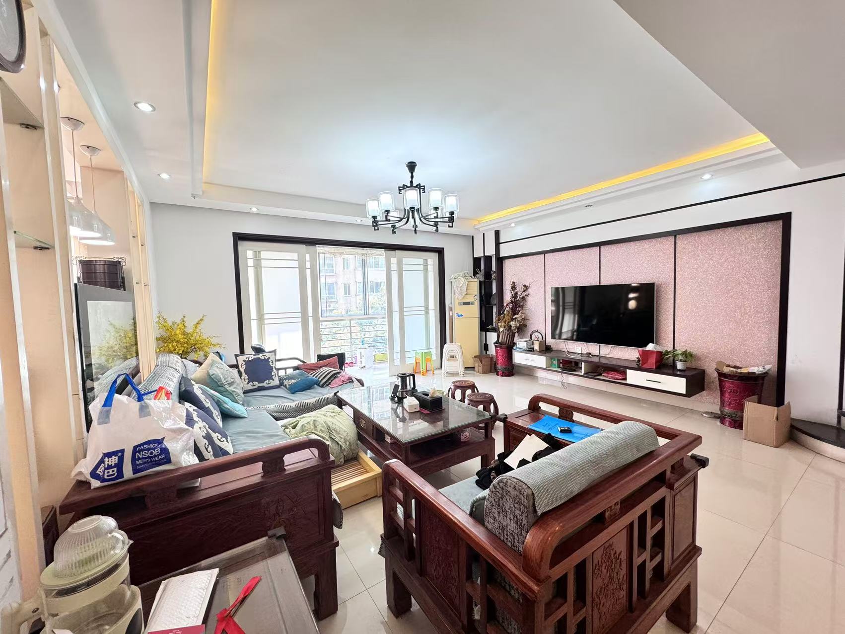 四季花园  4室2厅2卫    69.8万 四季花园  4室2厅2卫    69.8万室内图