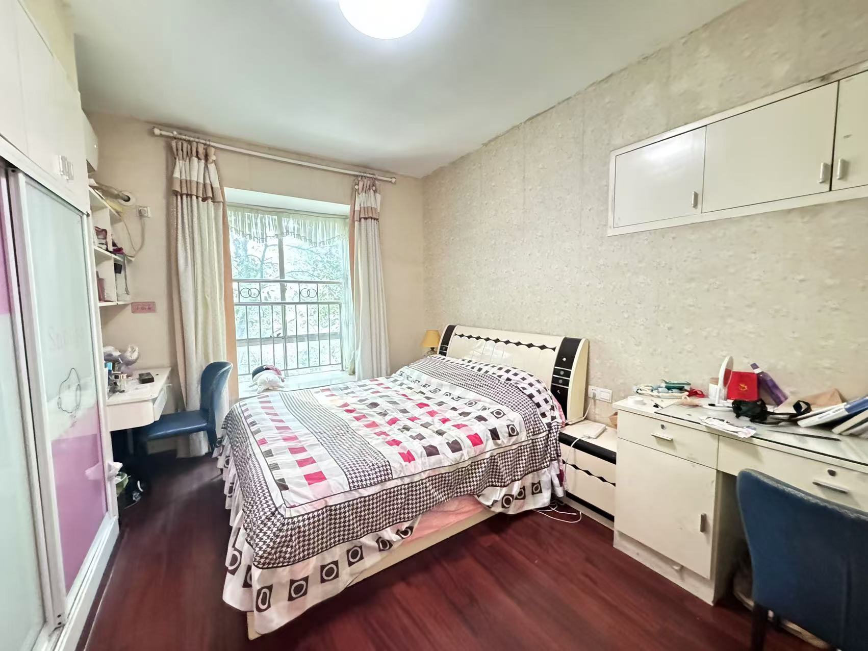 四季花园  4室2厅2卫    69.8万 四季花园  4室2厅2卫    69.8万室内图