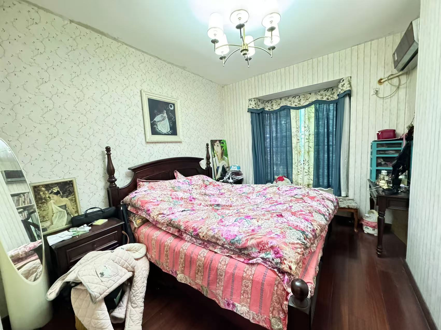 四季花园  4室2厅2卫    69.8万 四季花园  4室2厅2卫    69.8万室内图