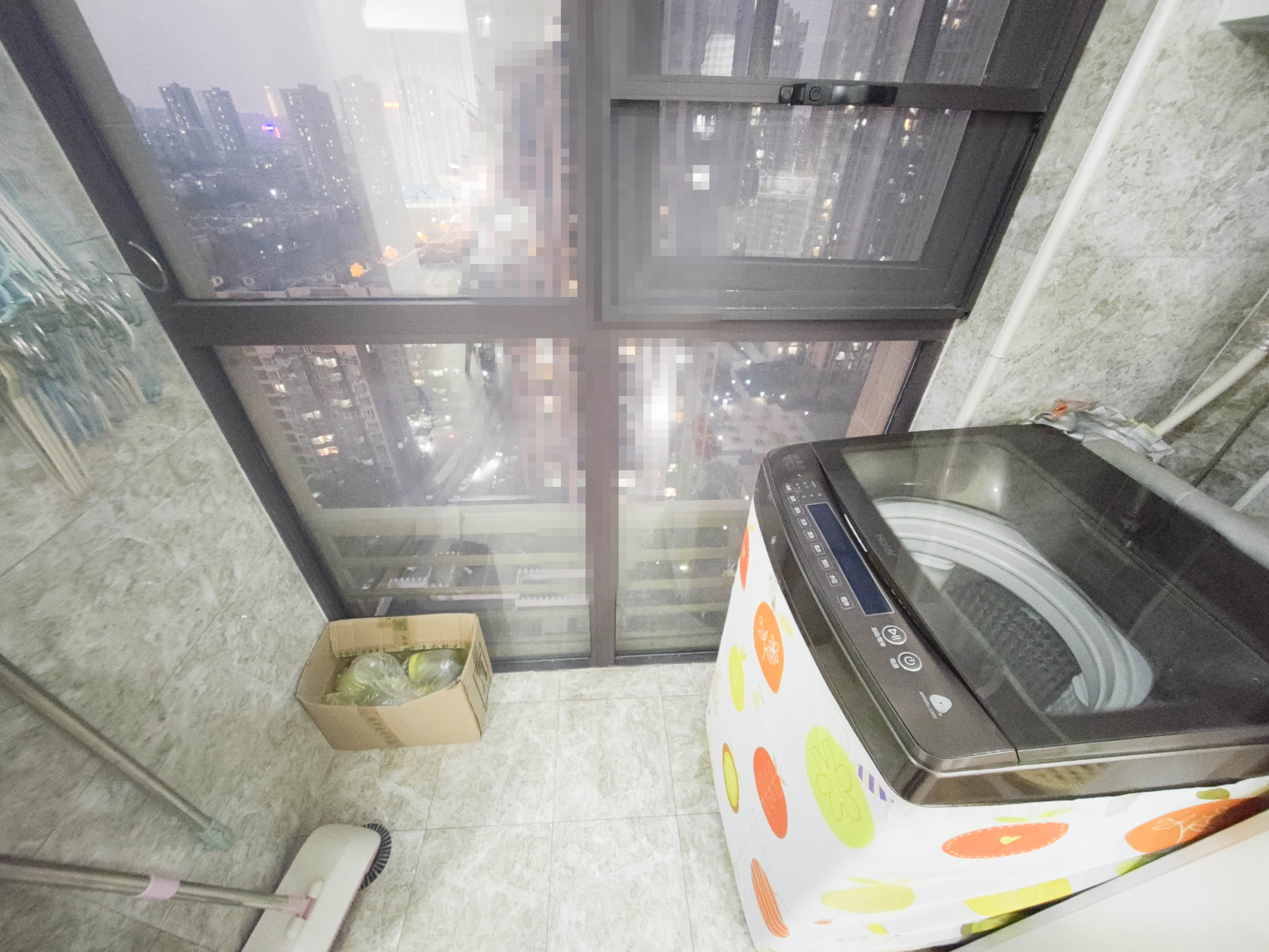 南城印象  3室2厅2卫   98.00万其他