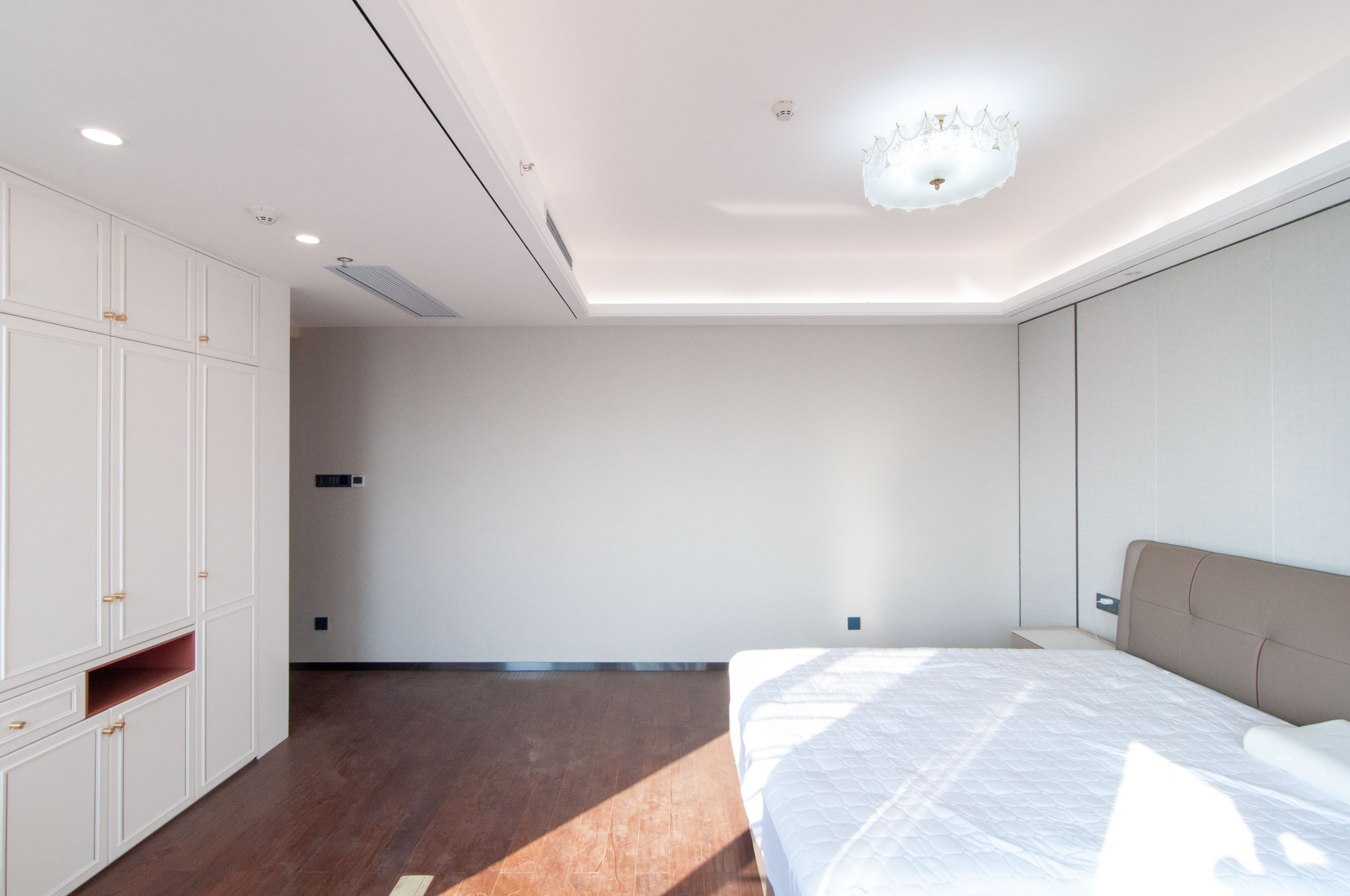 旭辉都会山  4室2厅3卫   435.00万其他