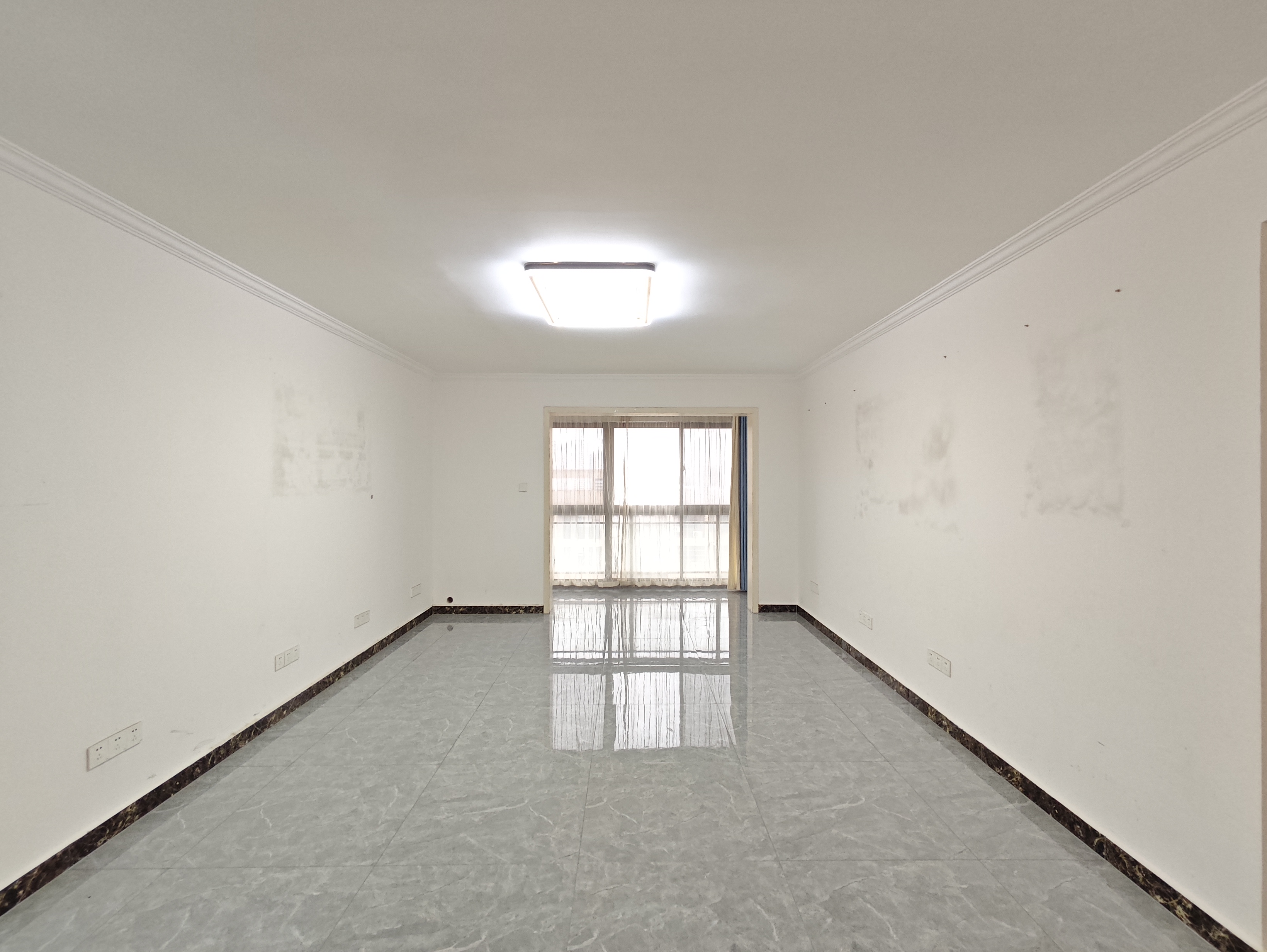 长大卧琥 3室2厅2卫 2700.0元/月 长大卧琥 3室2厅2卫 2700.0元/月室内图