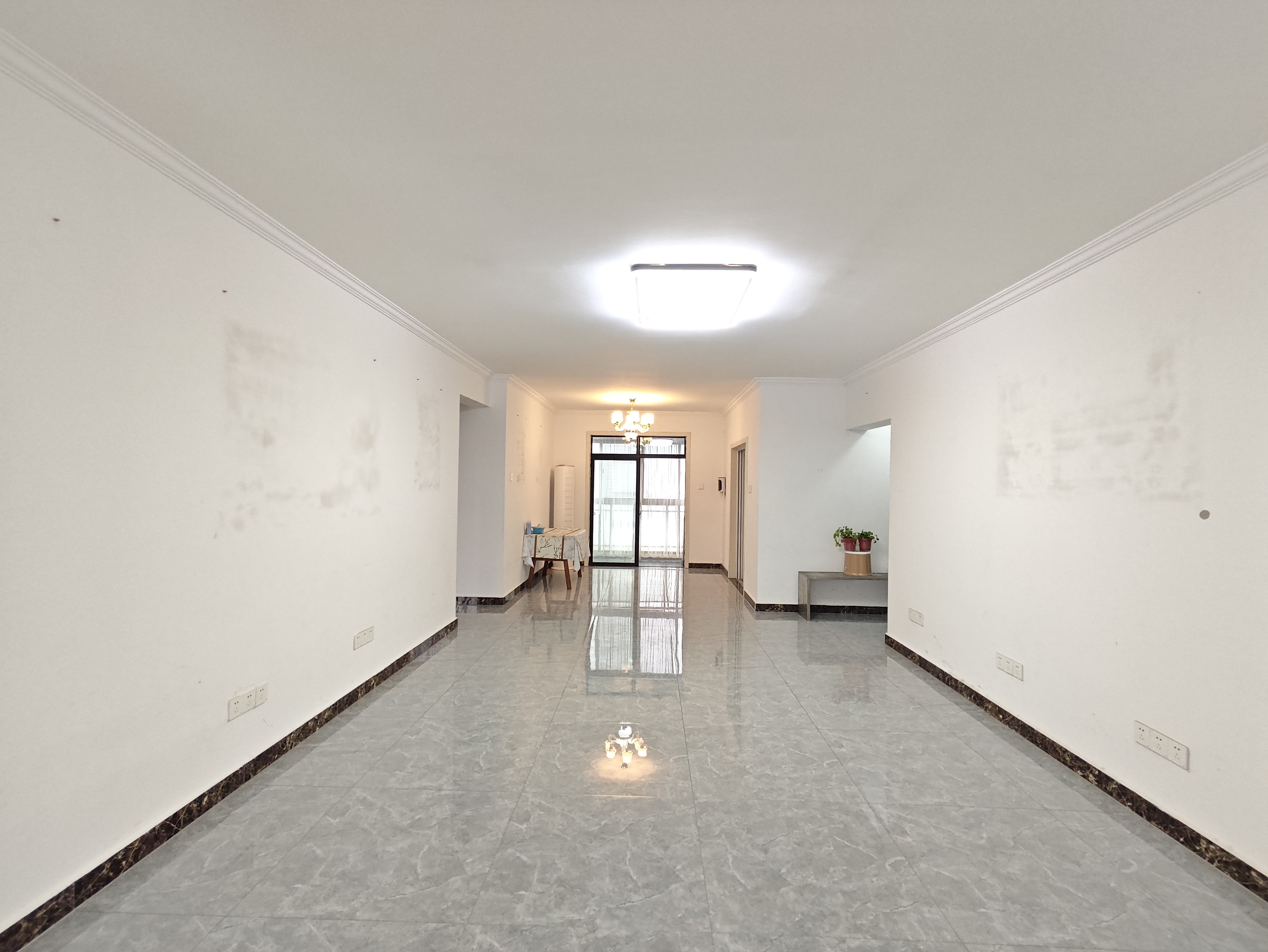 长大卧琥 3室2厅2卫 2700.0元/月 长大卧琥 3室2厅2卫 2700.0元/月室内图