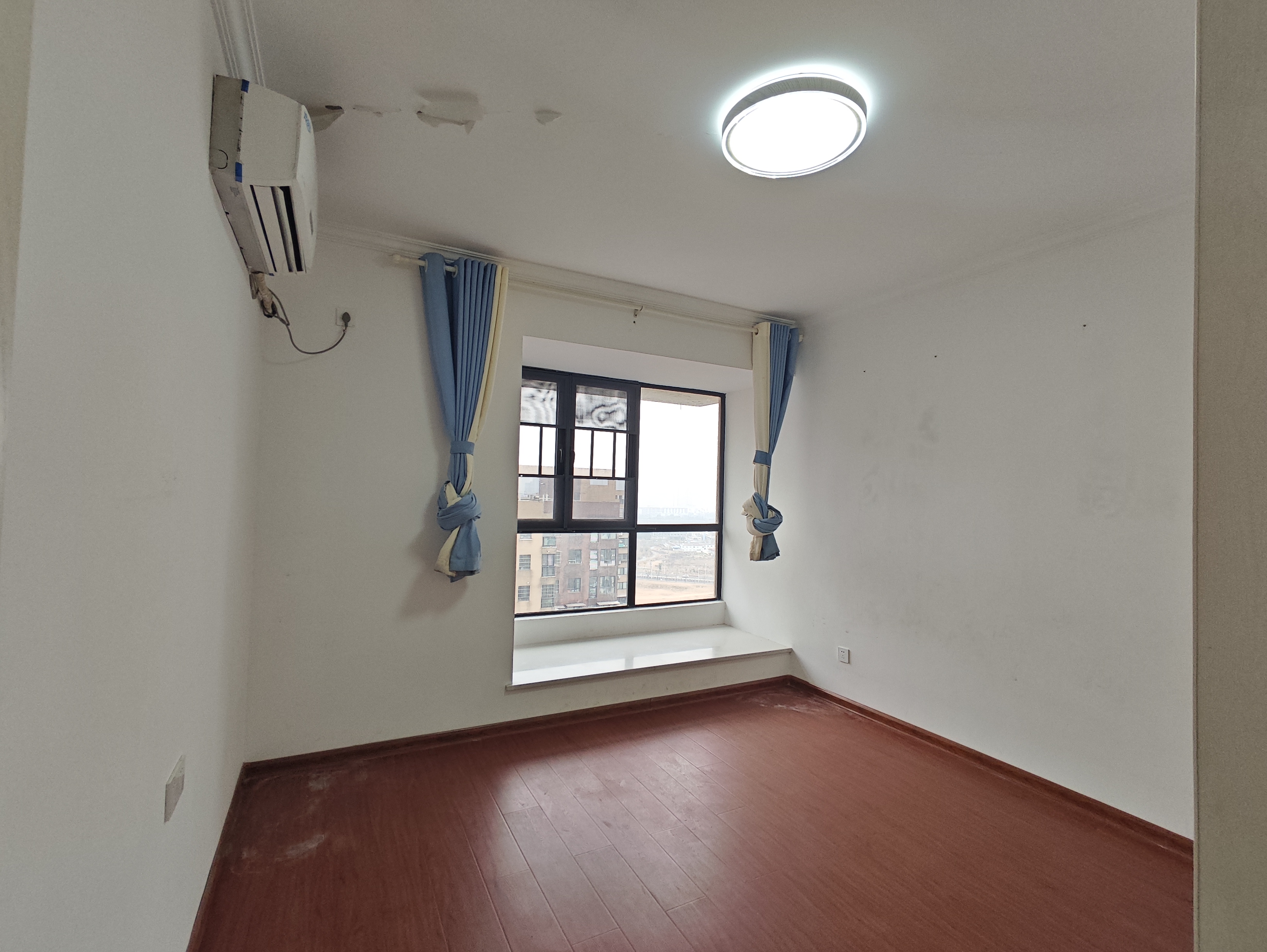 长大卧琥 3室2厅2卫 2700.0元/月 长大卧琥 3室2厅2卫 2700.0元/月室内图