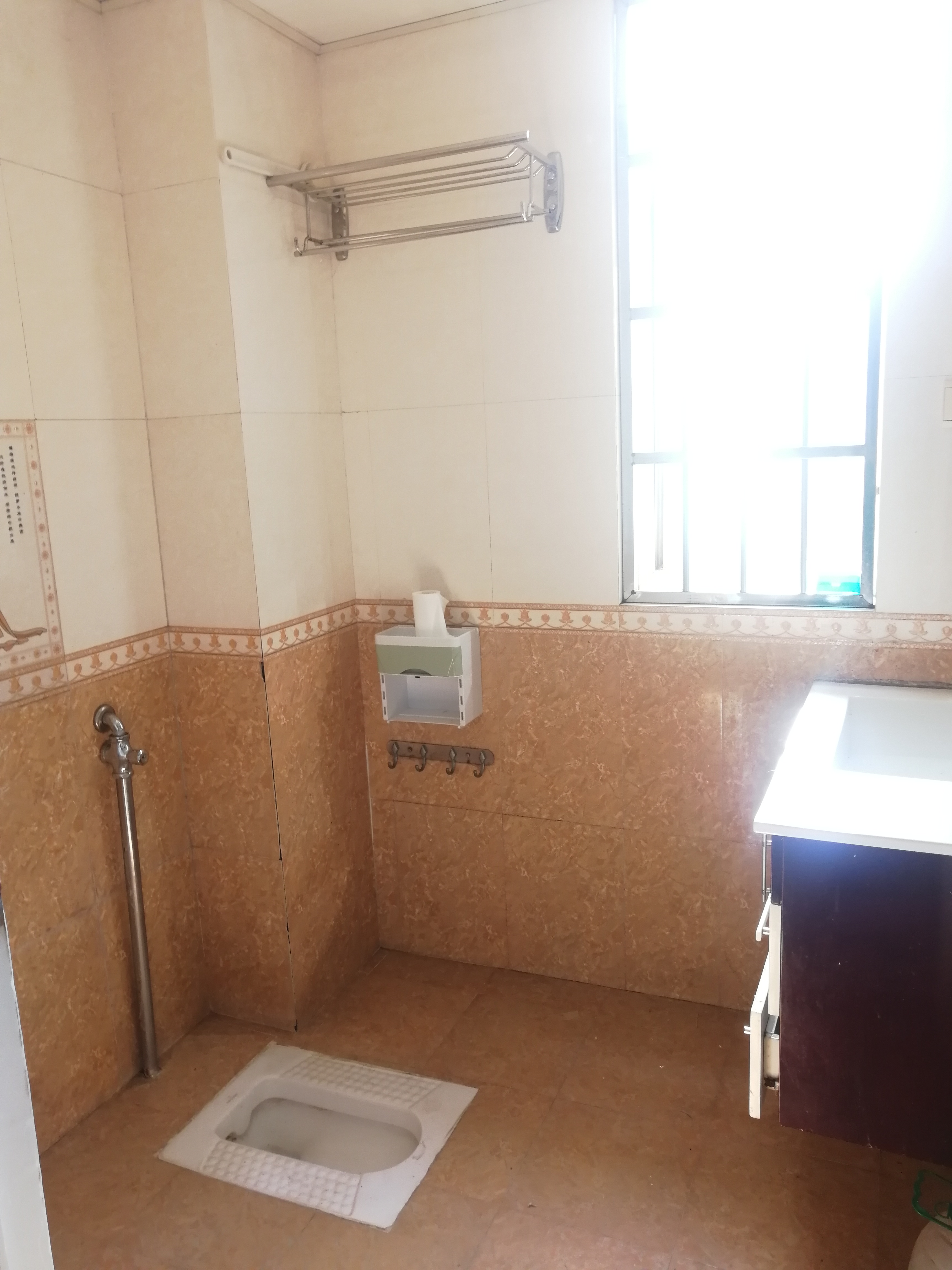 山水湾 2室2厅1卫 2000.0元/月 山水湾 2室2厅1卫 2000.0元/月室内图