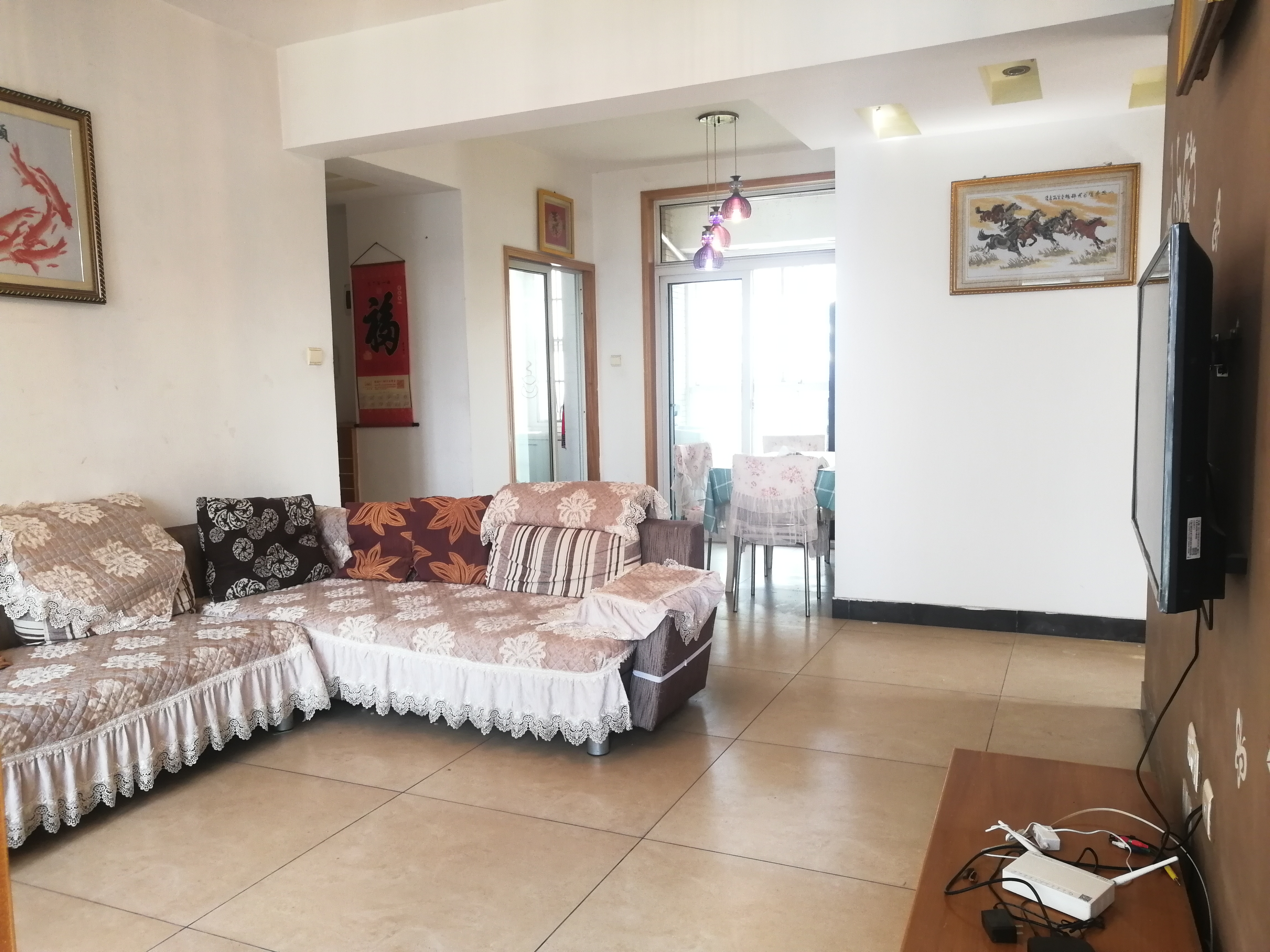 山水湾 2室2厅1卫 2000.0元/月 山水湾 2室2厅1卫 2000.0元/月室内图