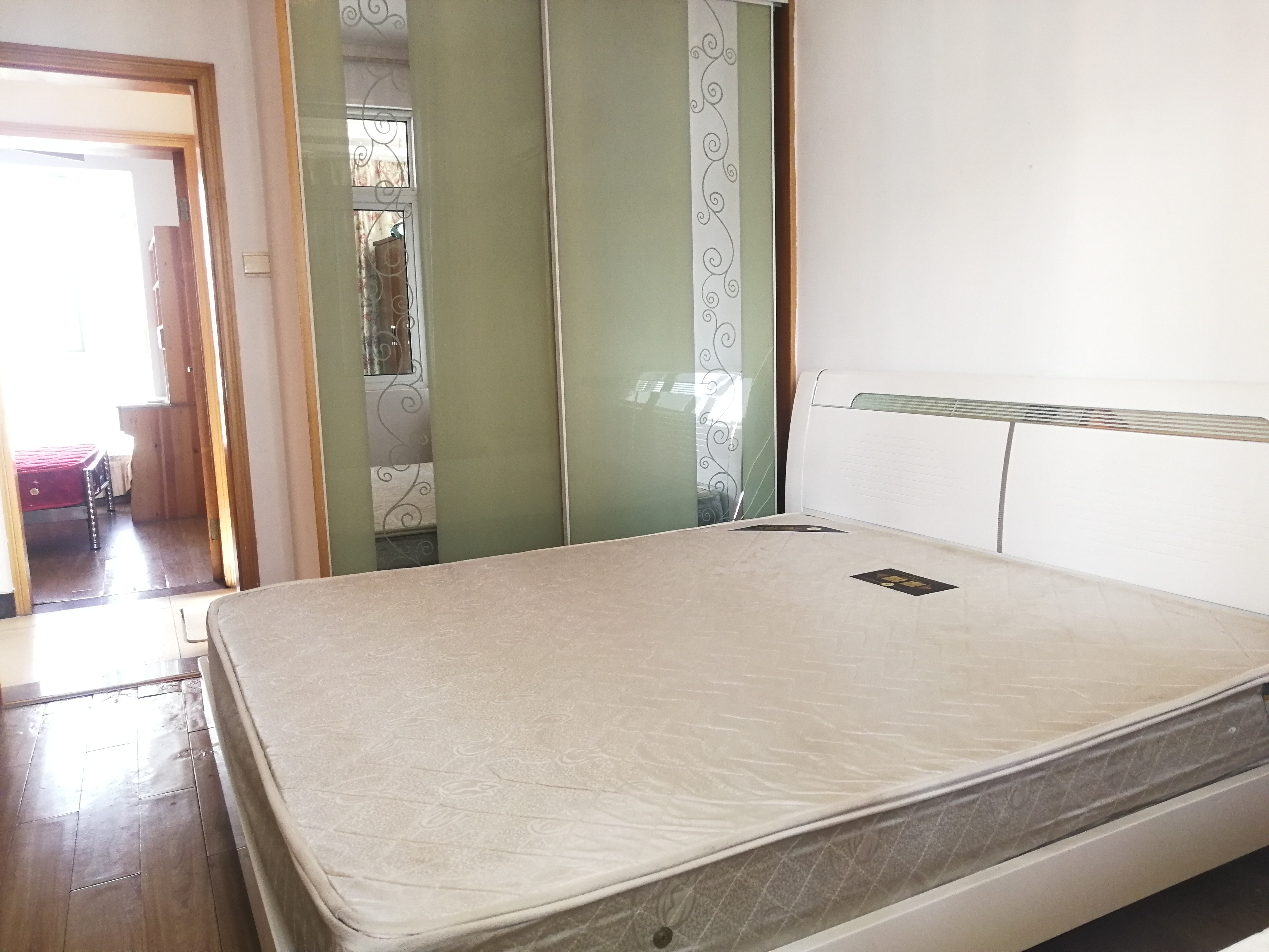 山水湾 2室2厅1卫 2000.0元/月 山水湾 2室2厅1卫 2000.0元/月室内图