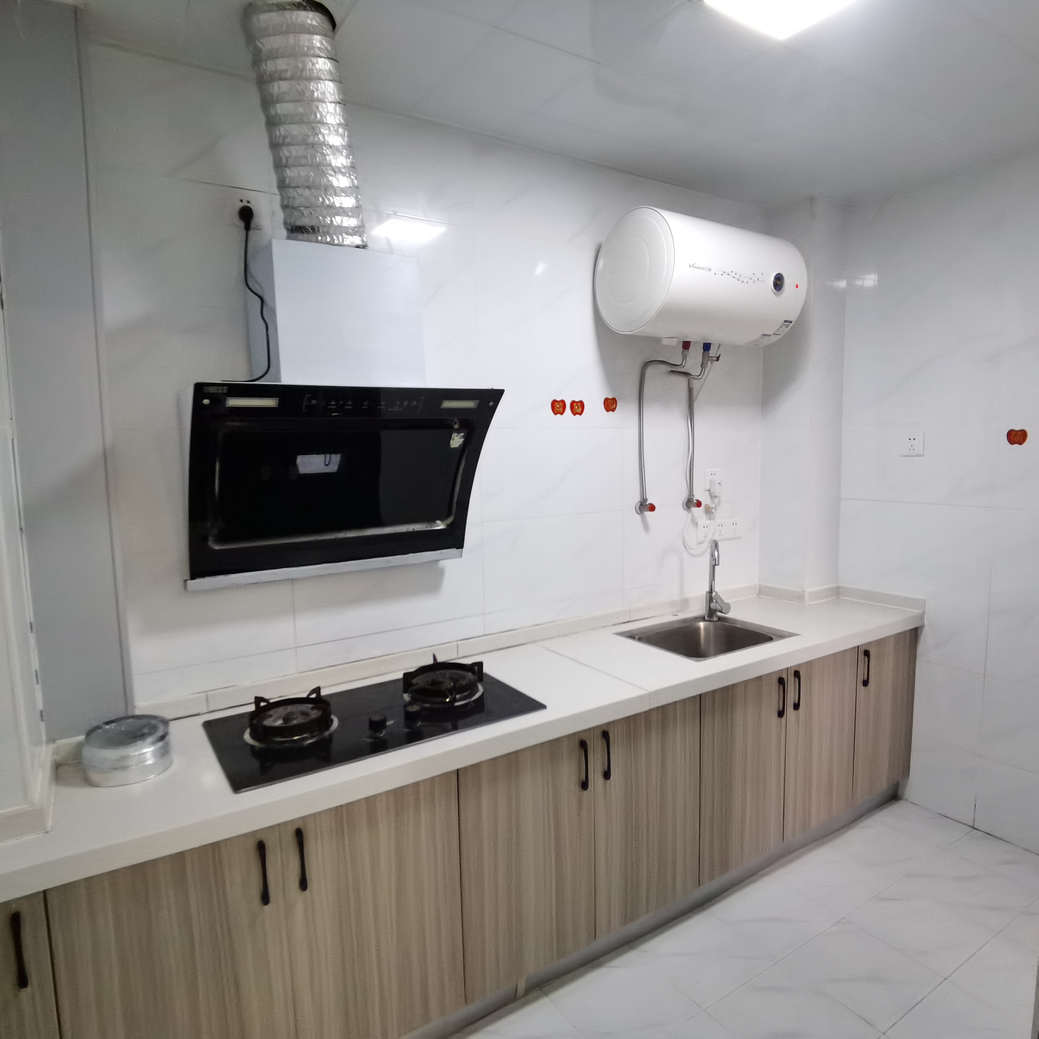 卢浮原著  3室2厅1卫    1700.0元/月 卢浮原著  3室2厅1卫    1700.0元/月室内图