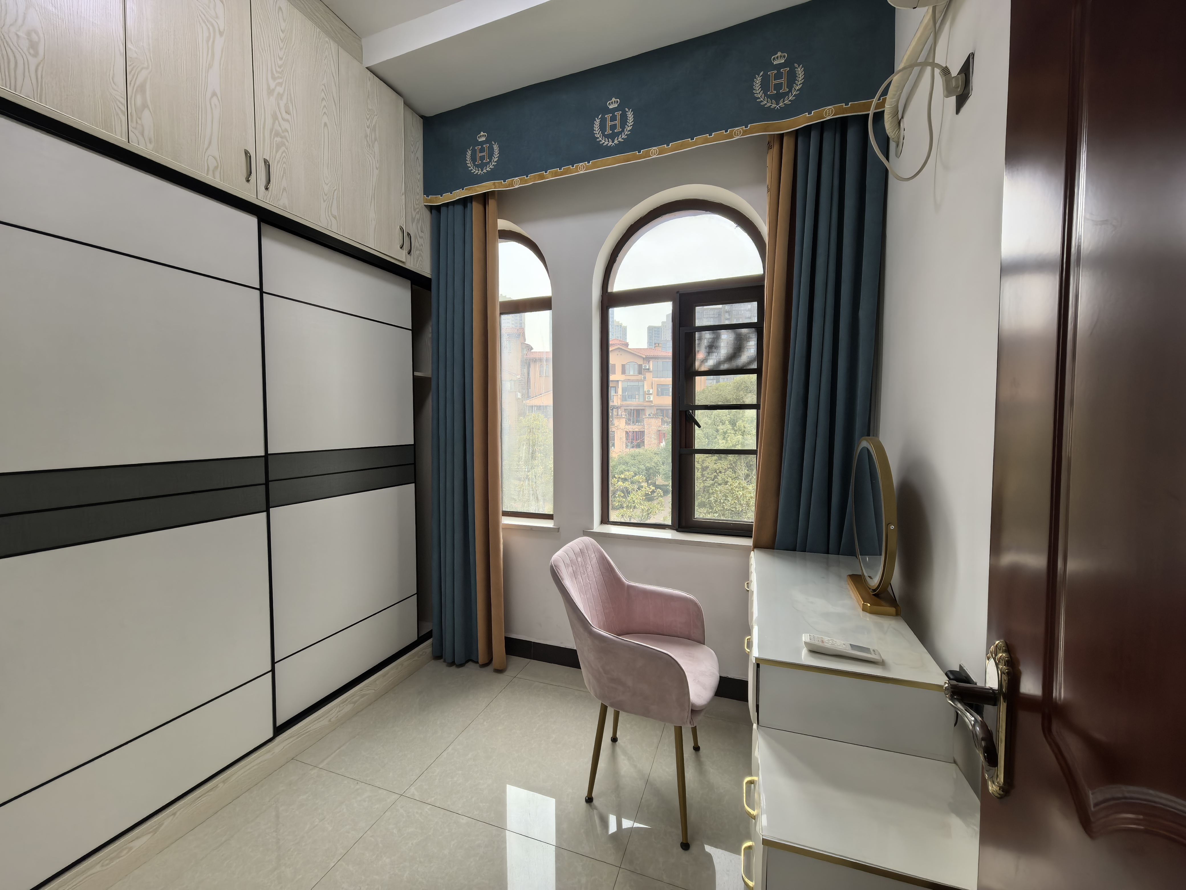 金水湾 4室2厅2卫 56.8万 金水湾 4室2厅2卫 56.8万室内图