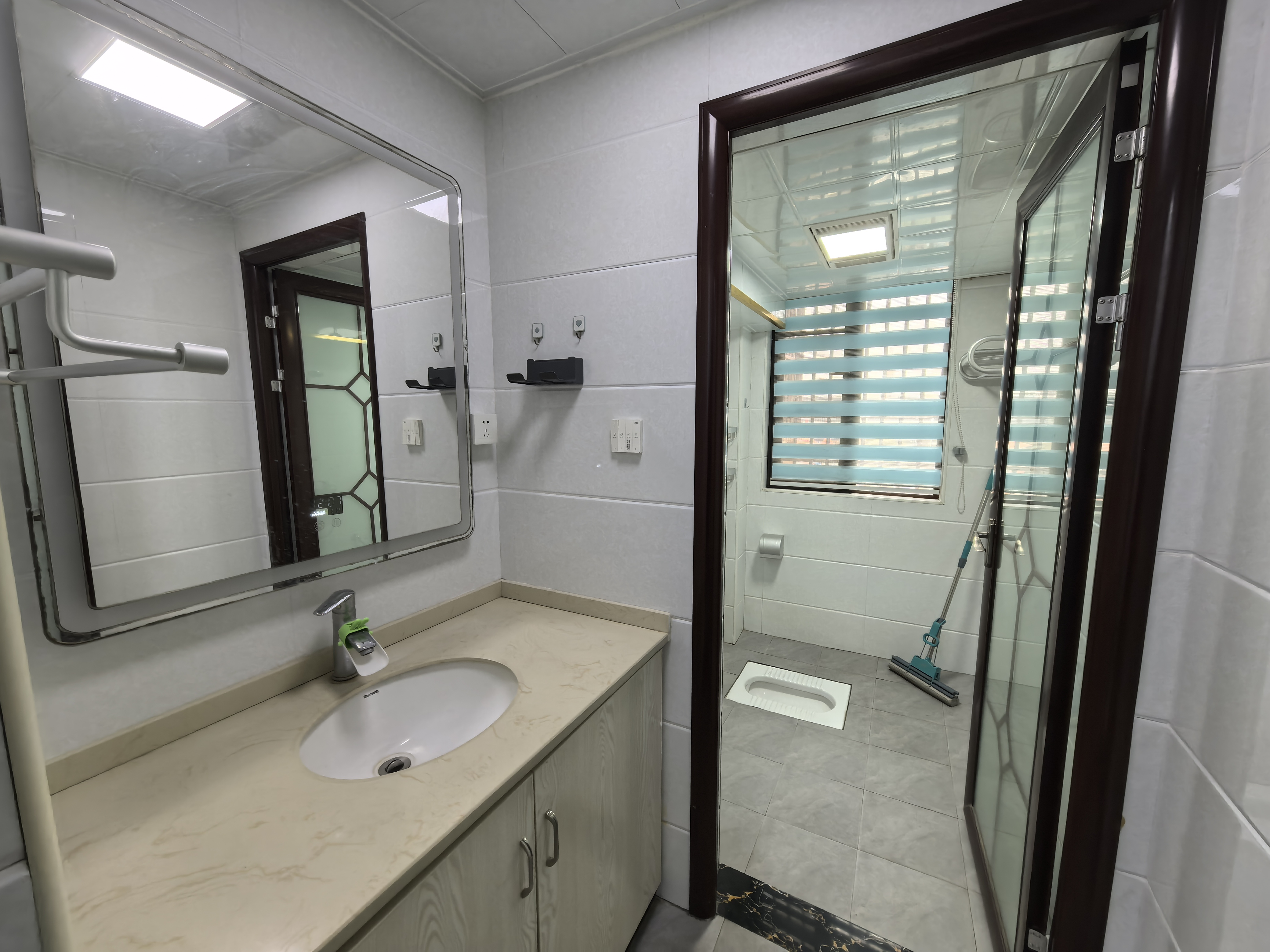 金水湾 4室2厅2卫 56.8万 金水湾 4室2厅2卫 56.8万室内图