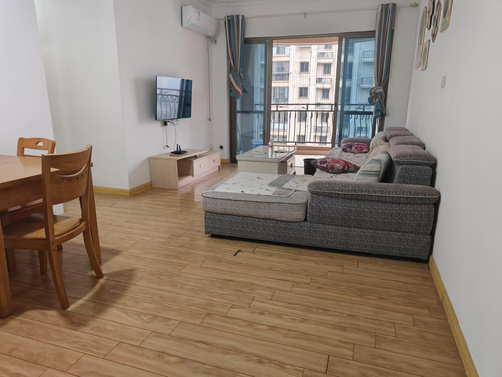 碧桂园 3室2厅1卫 1600.0元/月 碧桂园 3室2厅1卫 1600.0元/月室内图