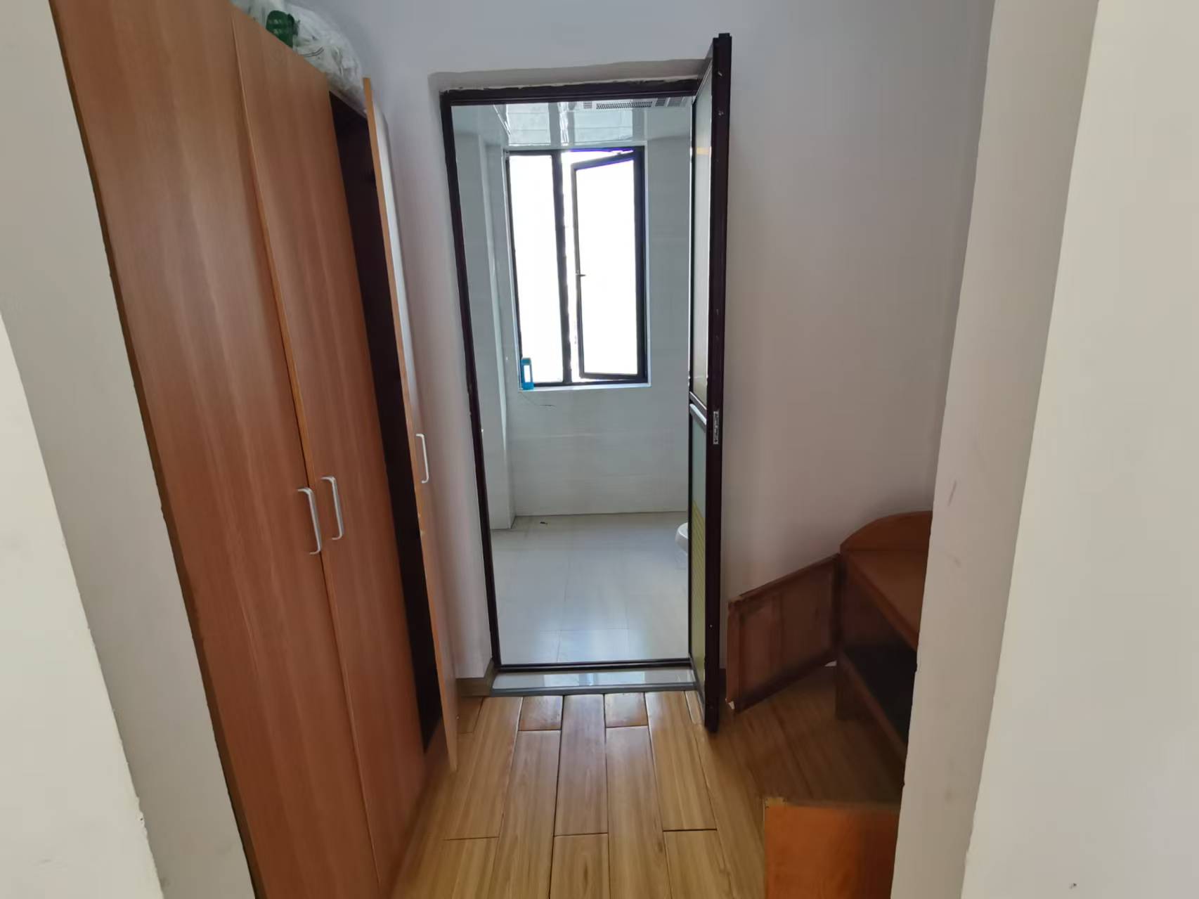 经世龙城 3室2厅2卫 1800.0元/月 经世龙城 3室2厅2卫 1800.0元/月室内图