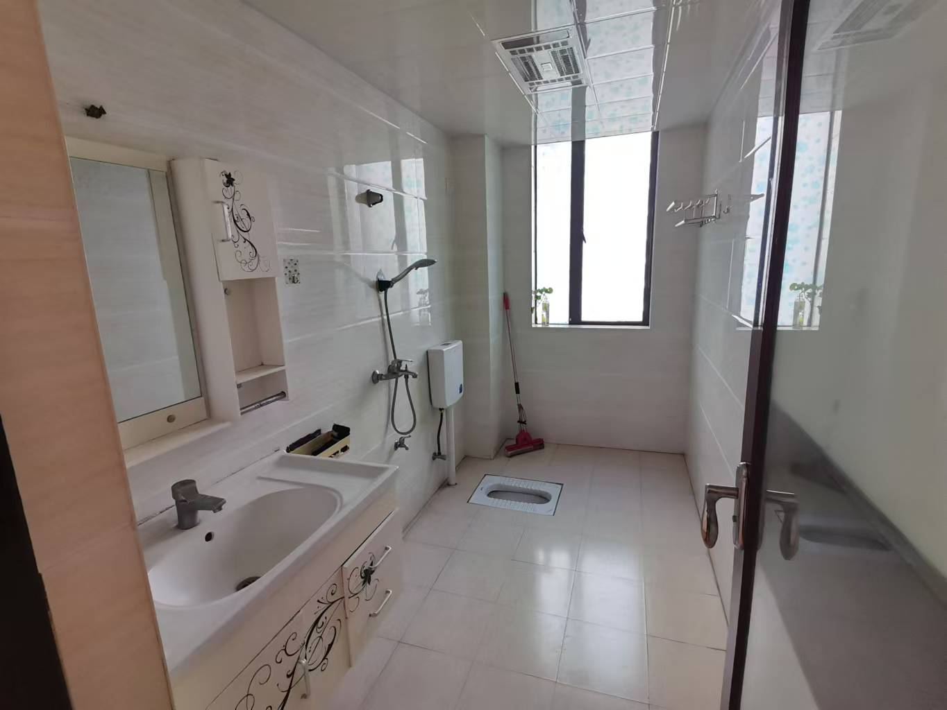 经世龙城 3室2厅2卫 1800.0元/月 经世龙城 3室2厅2卫 1800.0元/月室内图