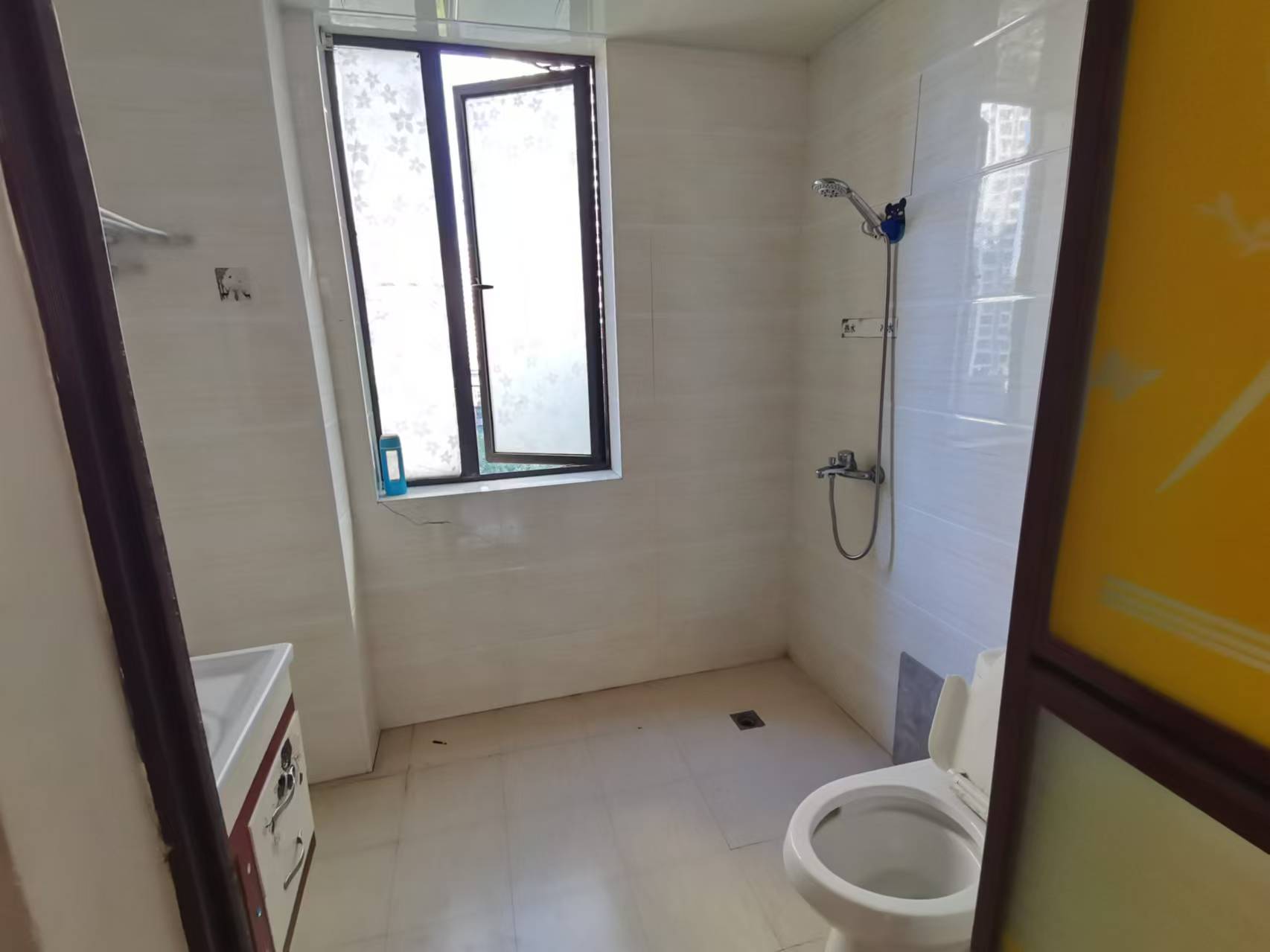 经世龙城 3室2厅2卫 1800.0元/月 经世龙城 3室2厅2卫 1800.0元/月室内图