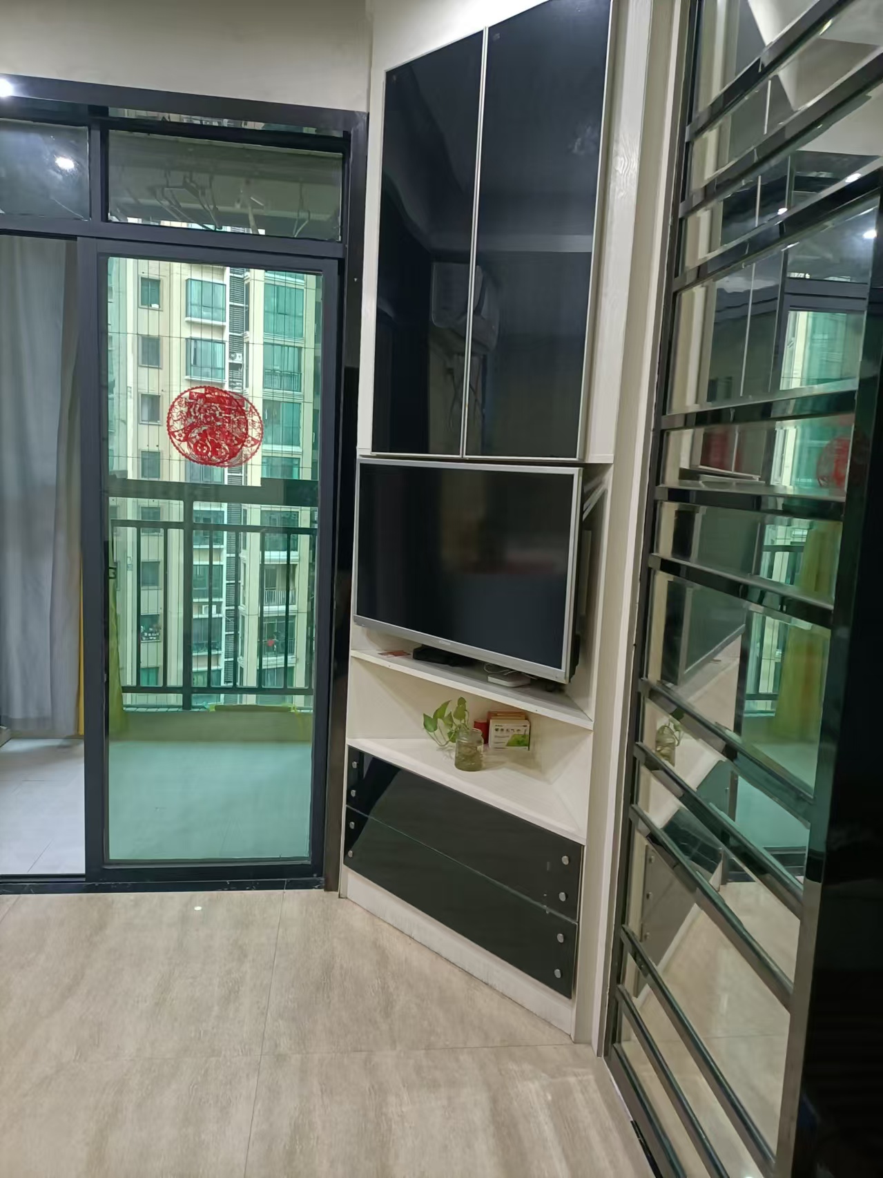 水映豪廷(一,二,三期) 1室0厅0卫 1300.0元/月 水映豪廷(一,二,三期) 1室0厅0卫 1300.0元/月室内图