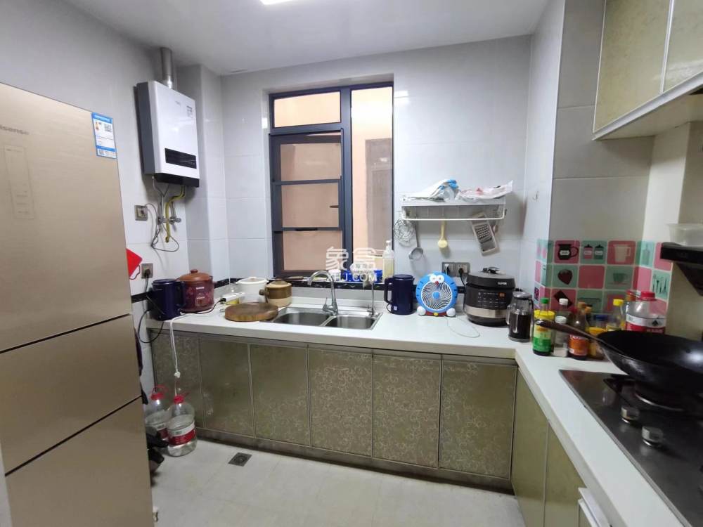 山水洲城华晨第一城 2室1厅1卫 1800.0元/月 山水洲城华晨第一城 2室1厅1卫 1800.0元/月室内图