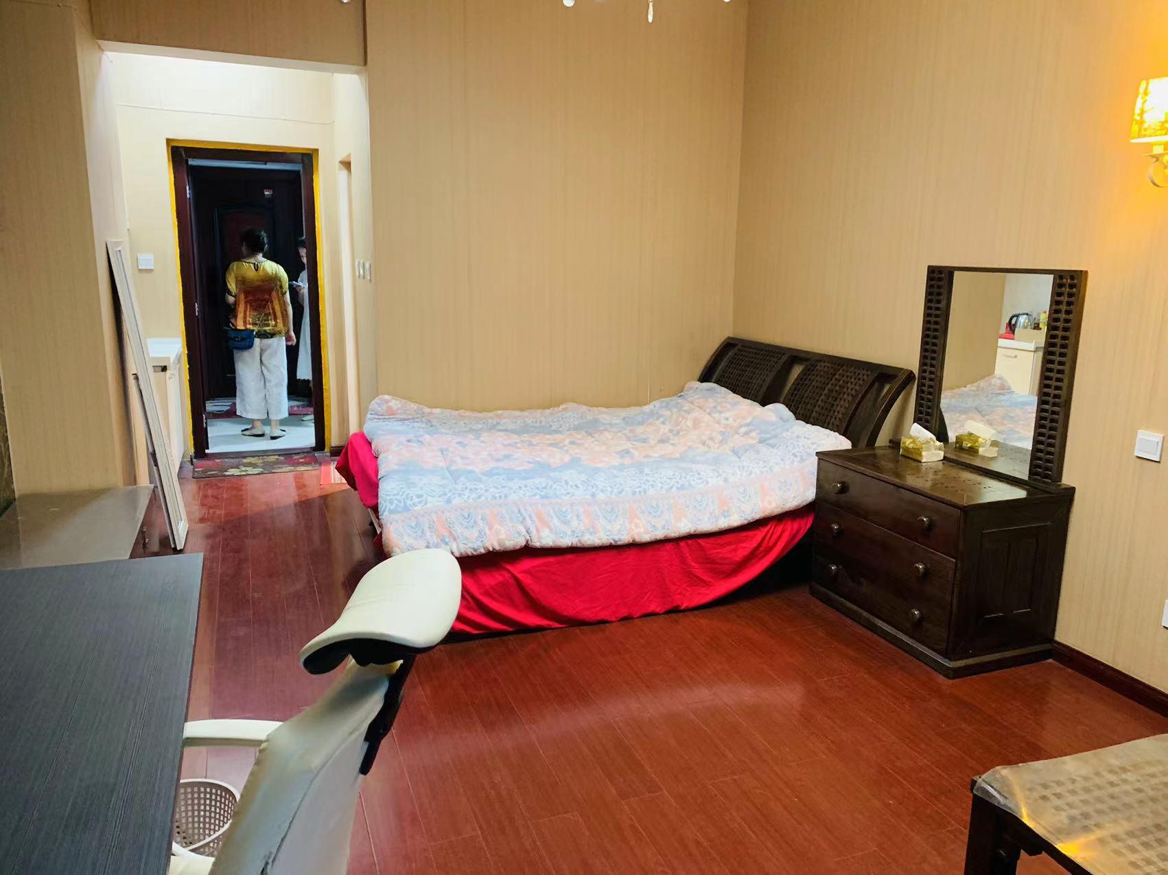 和府 1室1厅1卫 1600.0元/月 和府 1室1厅1卫 1600.0元/月室内图