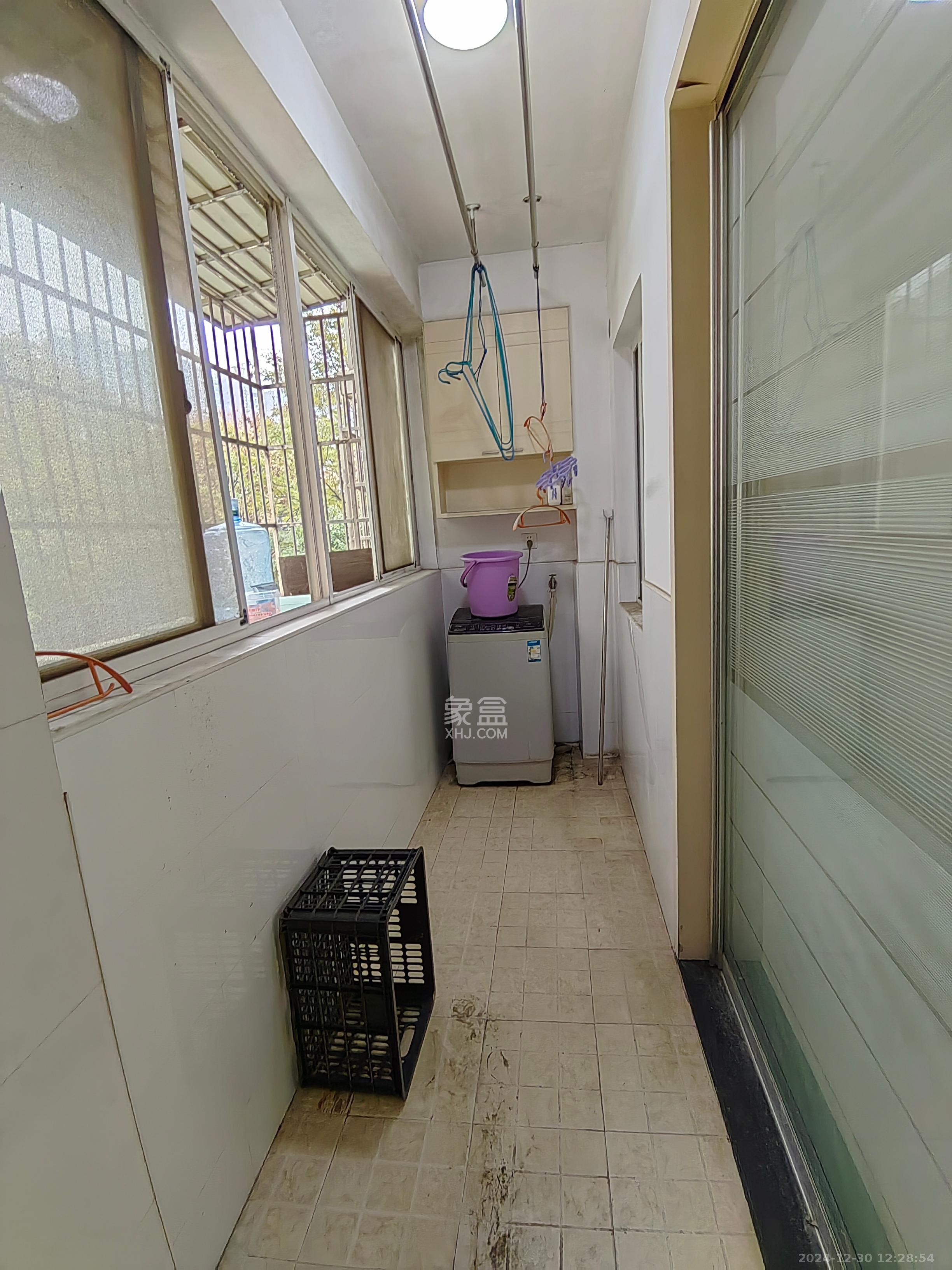 世景华庭  3室2厅2卫    1800.0元/月室内图