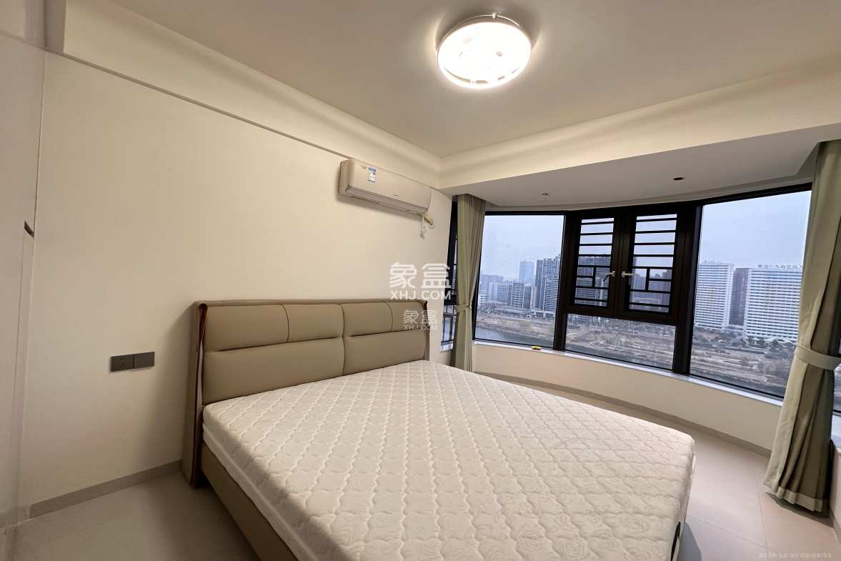 嘉雨东苑 4室2厅2卫 8000.0元/月 嘉雨东苑 4室2厅2卫 8000.0元/月室内图