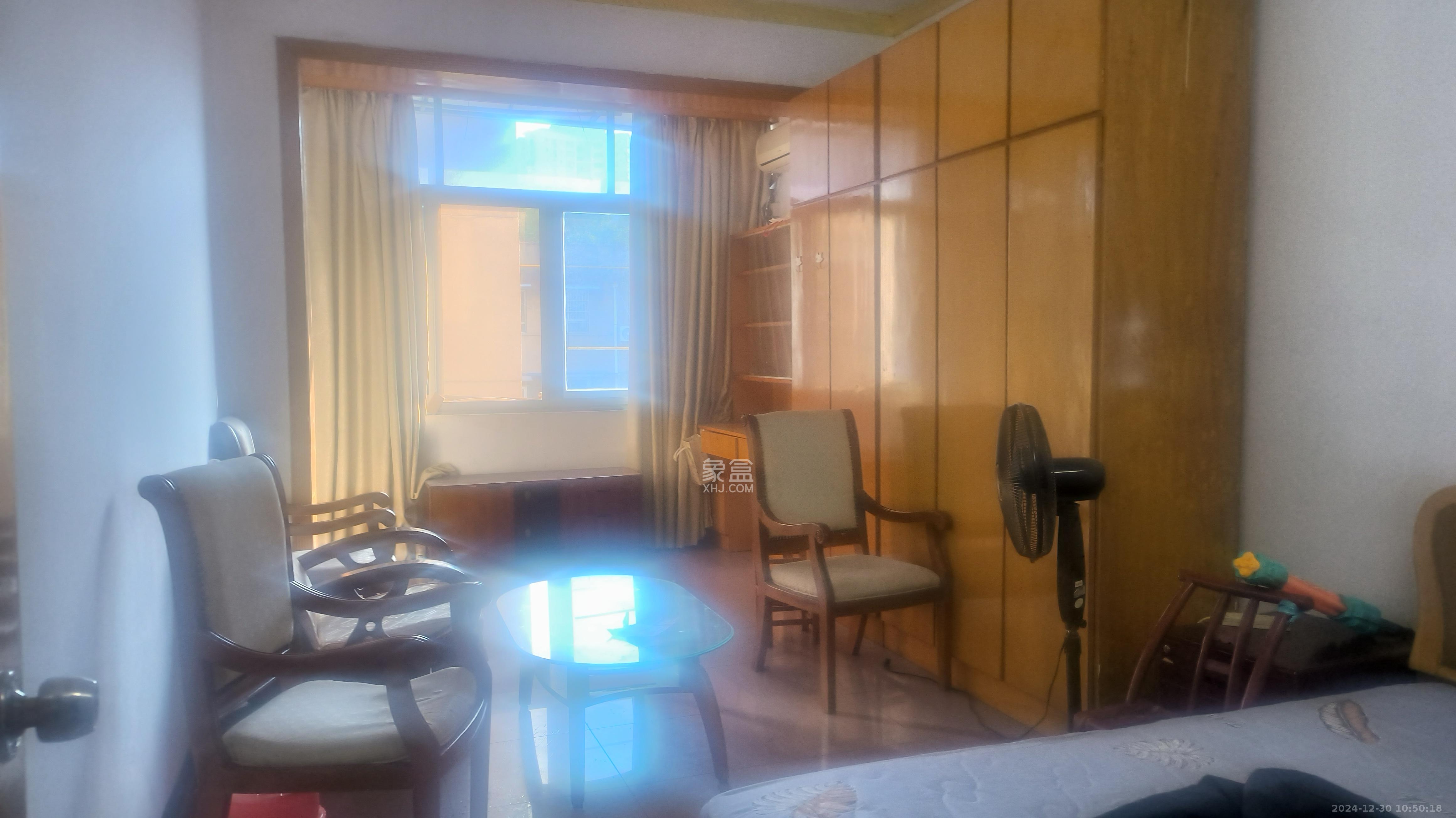 荣安宿舍 2室1厅1卫 1200.0元/月 荣安宿舍 2室1厅1卫 1200.0元/月室内图