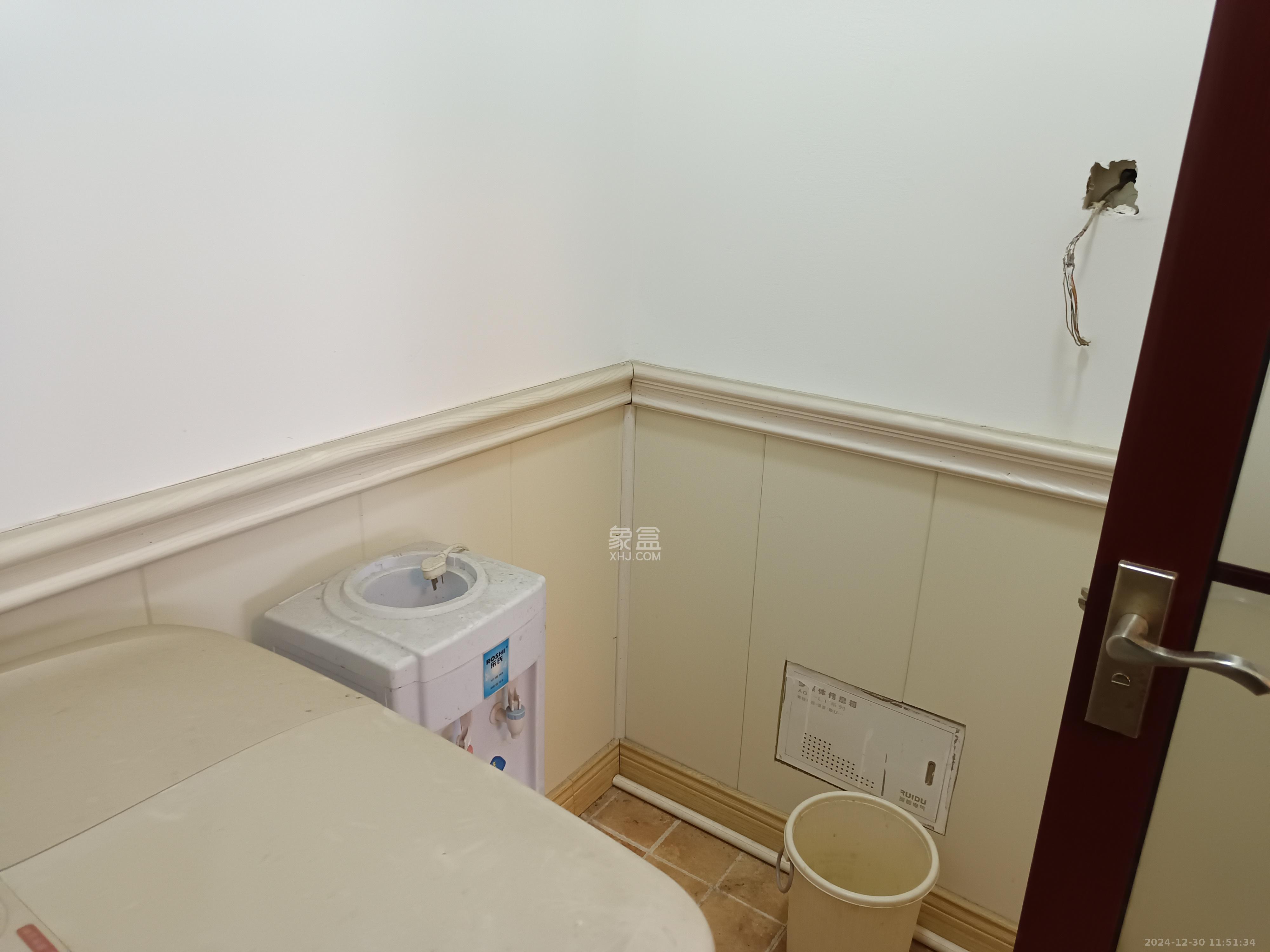 山水湾  1室1厅1卫   4500.00元/月室内图