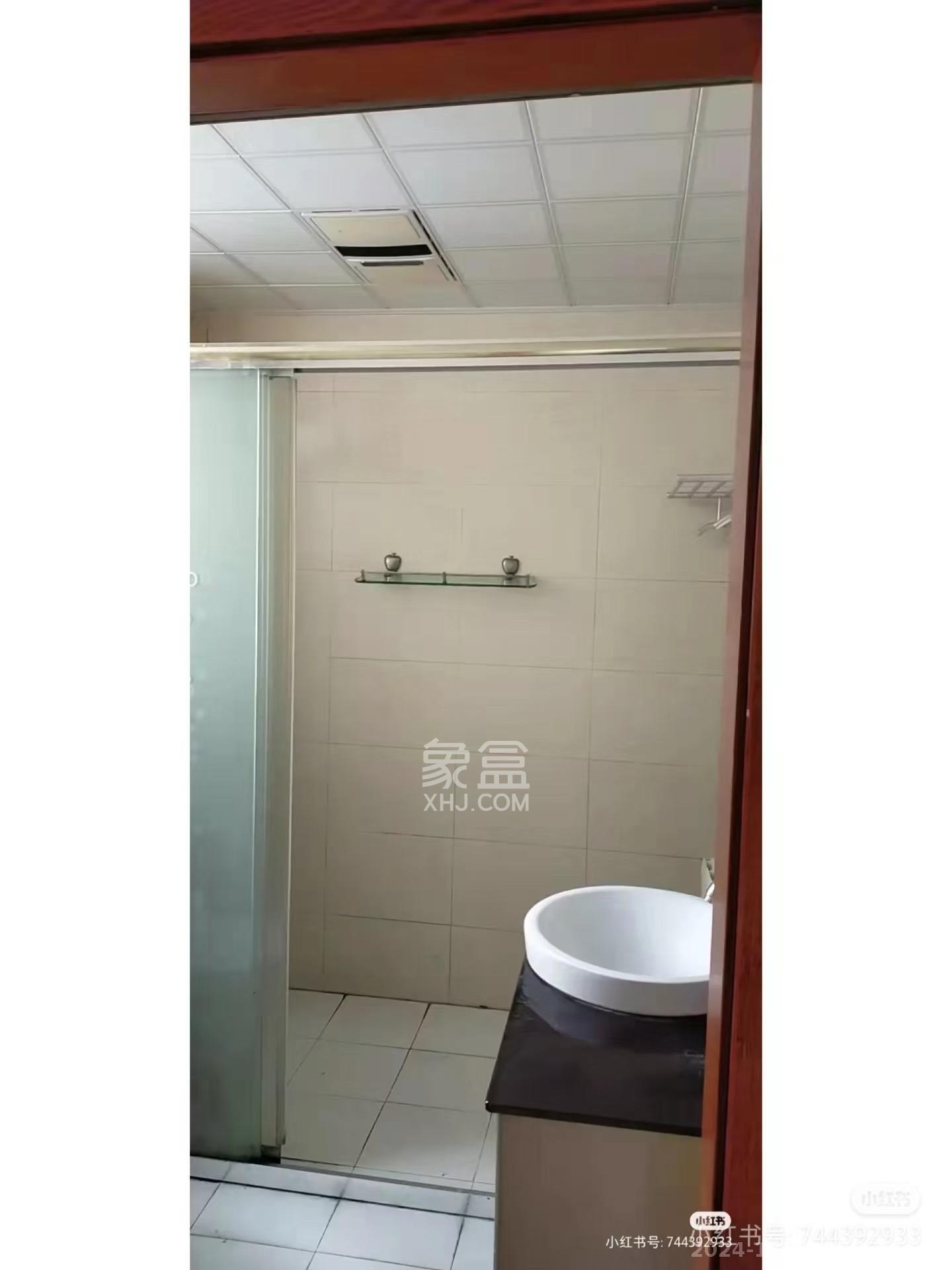 圣爵菲斯  3室2厅2卫   2800.00元/月室内图