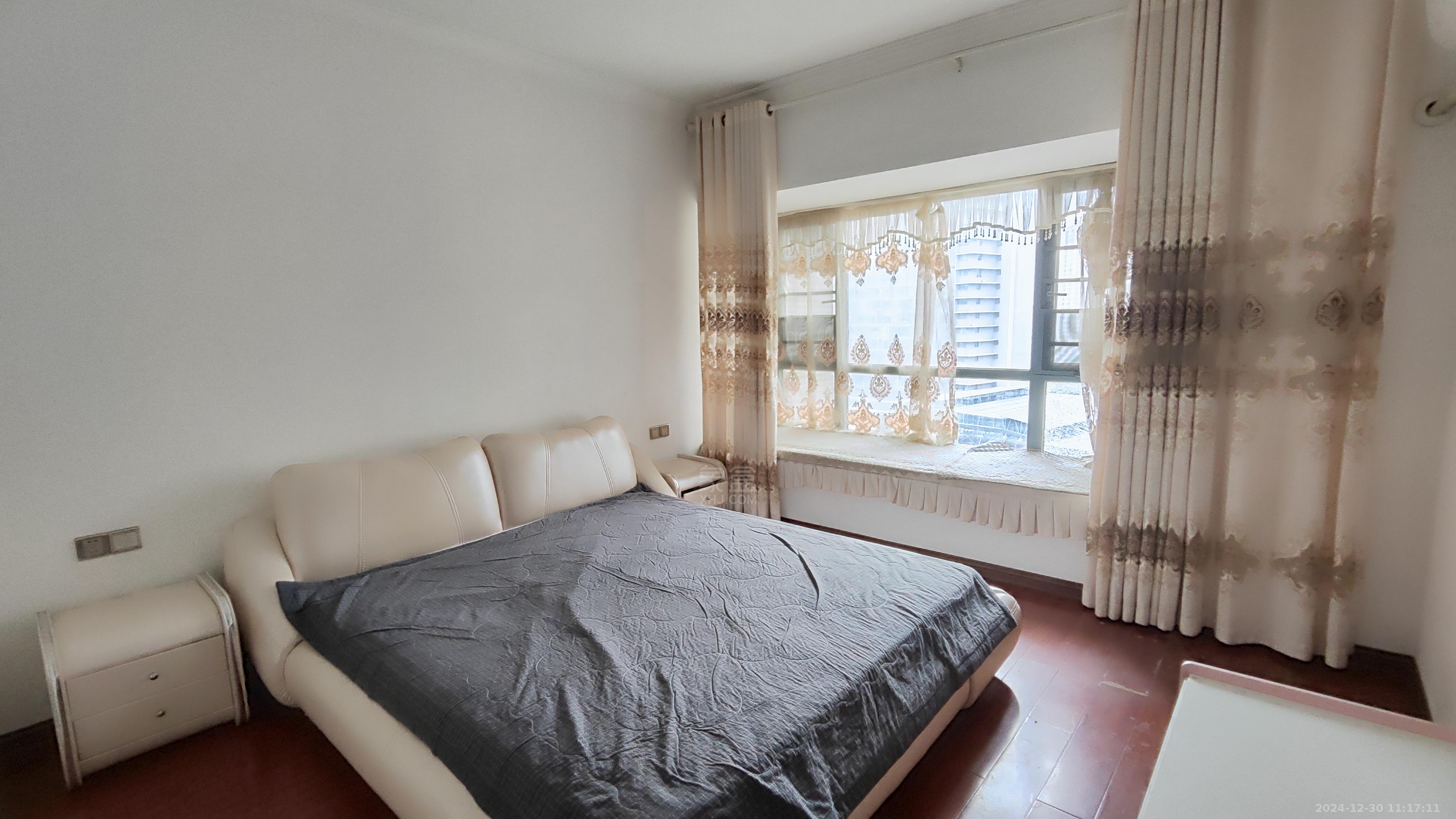 美的城一期 3室2厅2卫 2000.0元/月 美的城一期 3室2厅2卫 2000.0元/月室内图