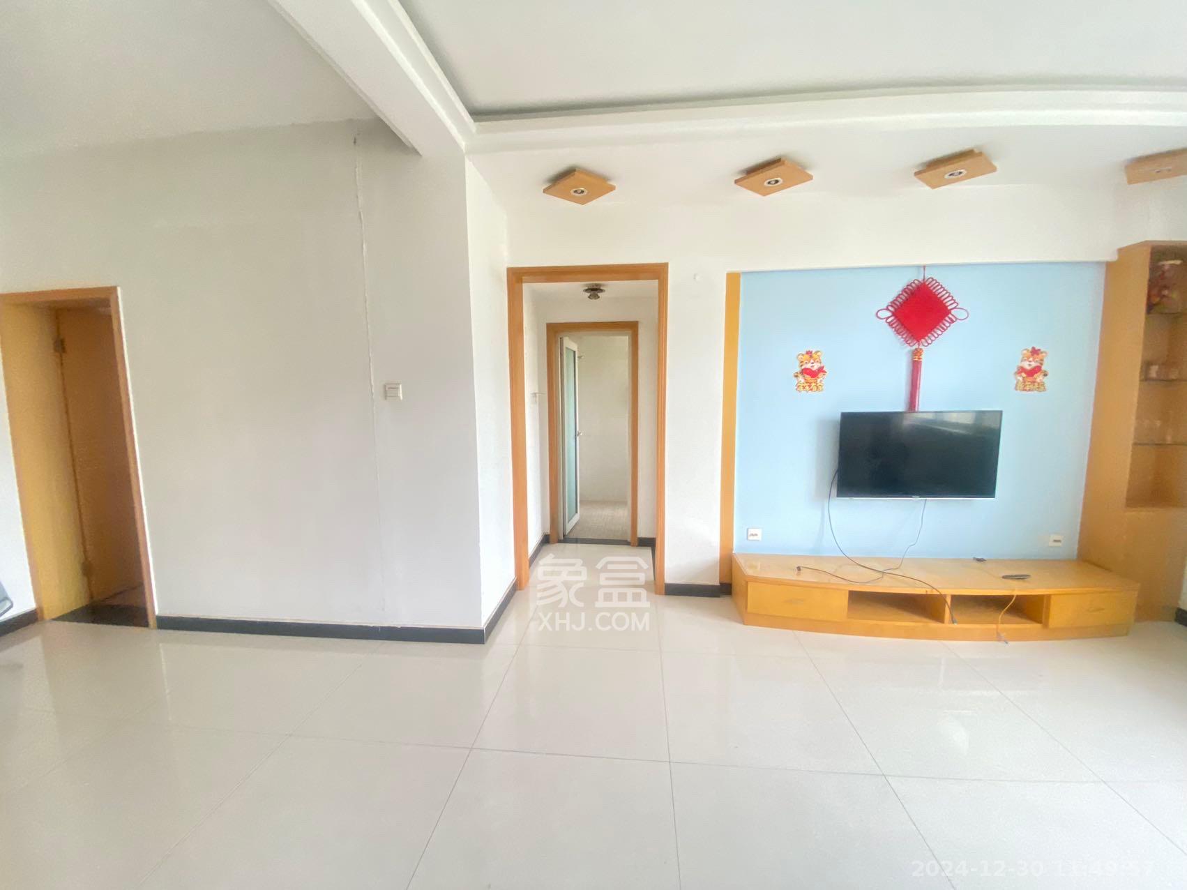 鄱阳小区 3室3厅1卫 1700.0元/月 鄱阳小区 3室3厅1卫 1700.0元/月室内图