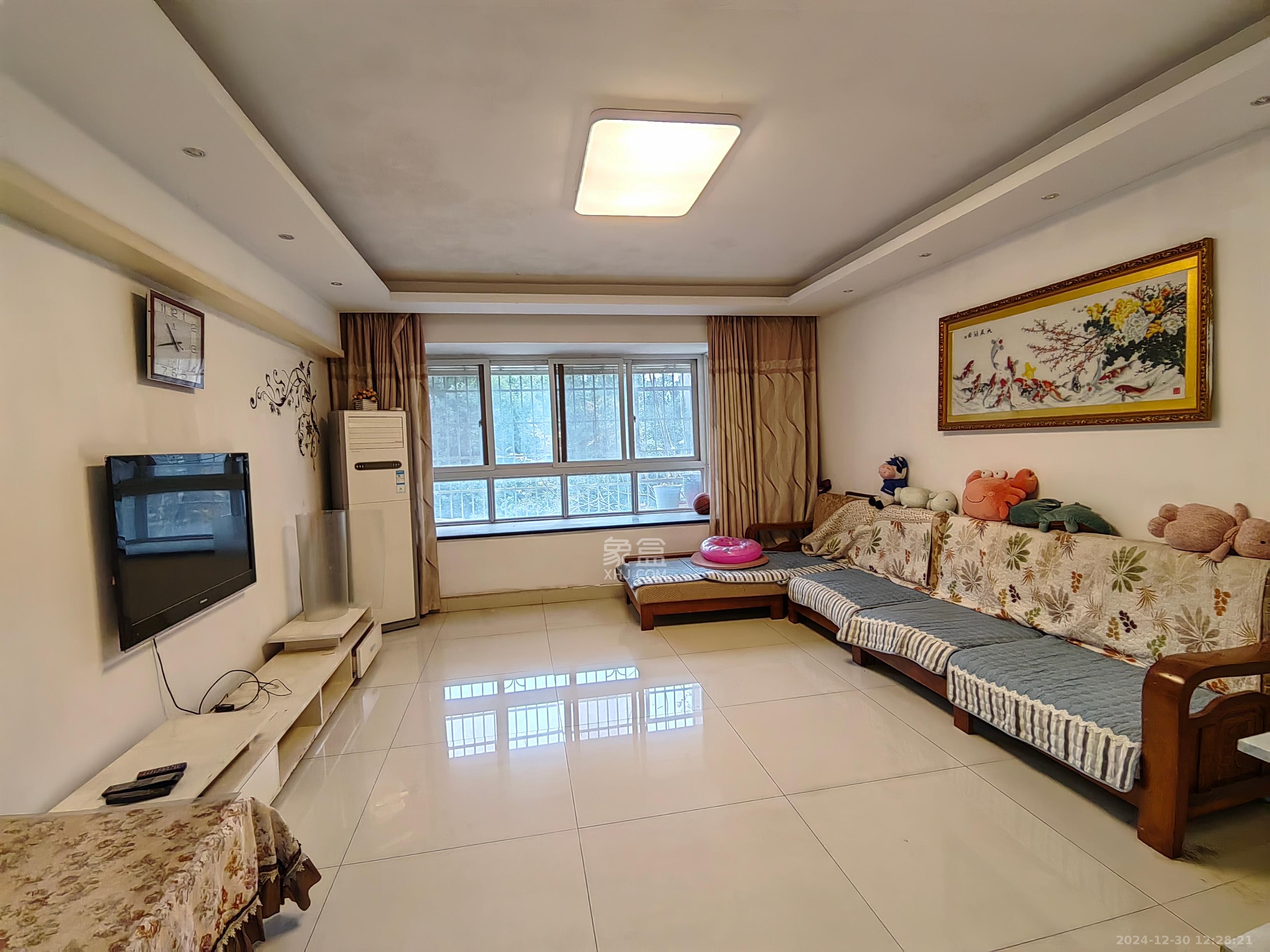 世景华庭 3室2厅2卫 1800.0元/月 世景华庭 3室2厅2卫 1800.0元/月室内图