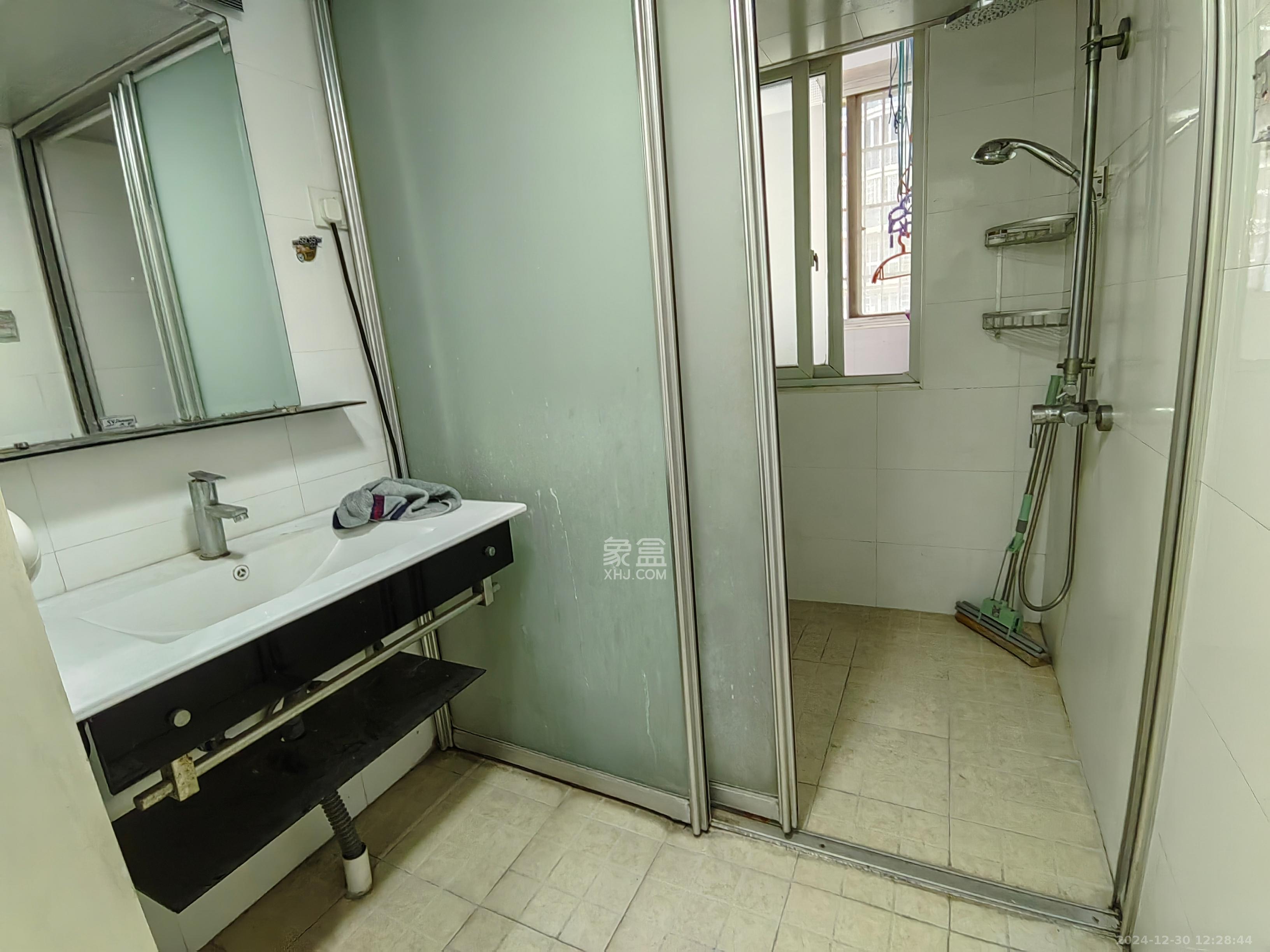 世景华庭  3室2厅2卫    1800.0元/月室内图