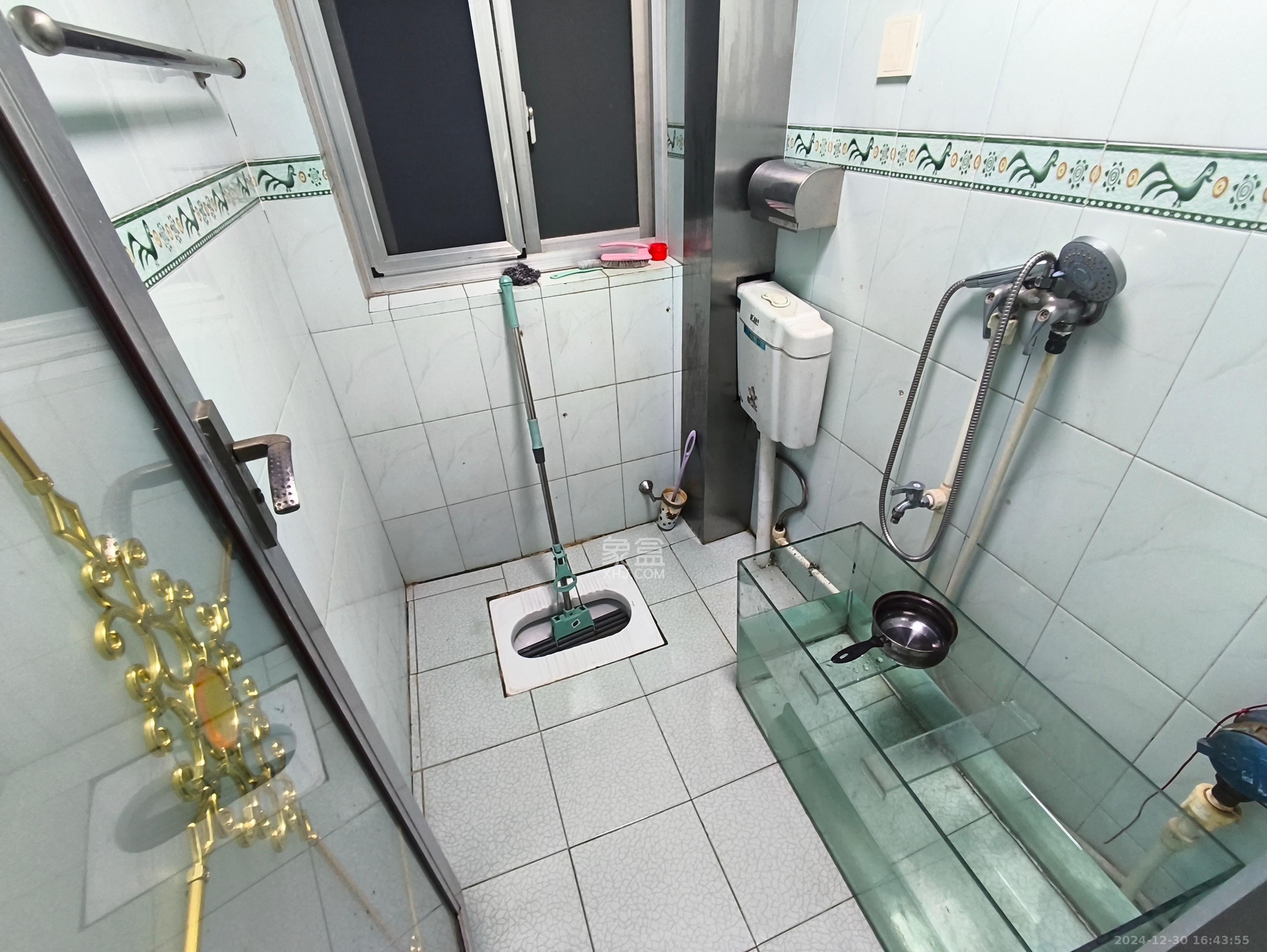 蒋家垅社区 3室2厅2卫 1800.0元/月 蒋家垅社区 3室2厅2卫 1800.0元/月室内图