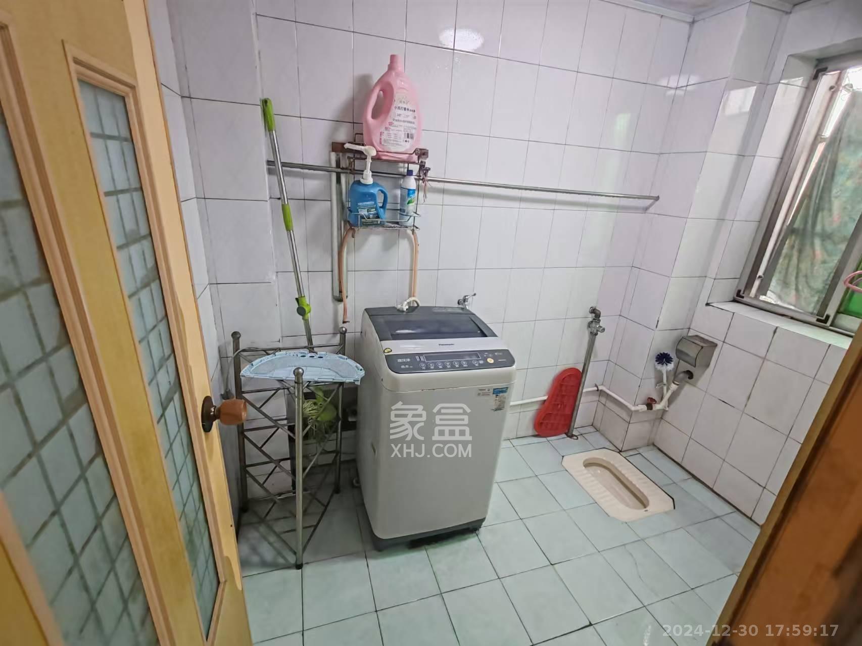 长城花园  3室2厅2卫   2100.00元/月室内图