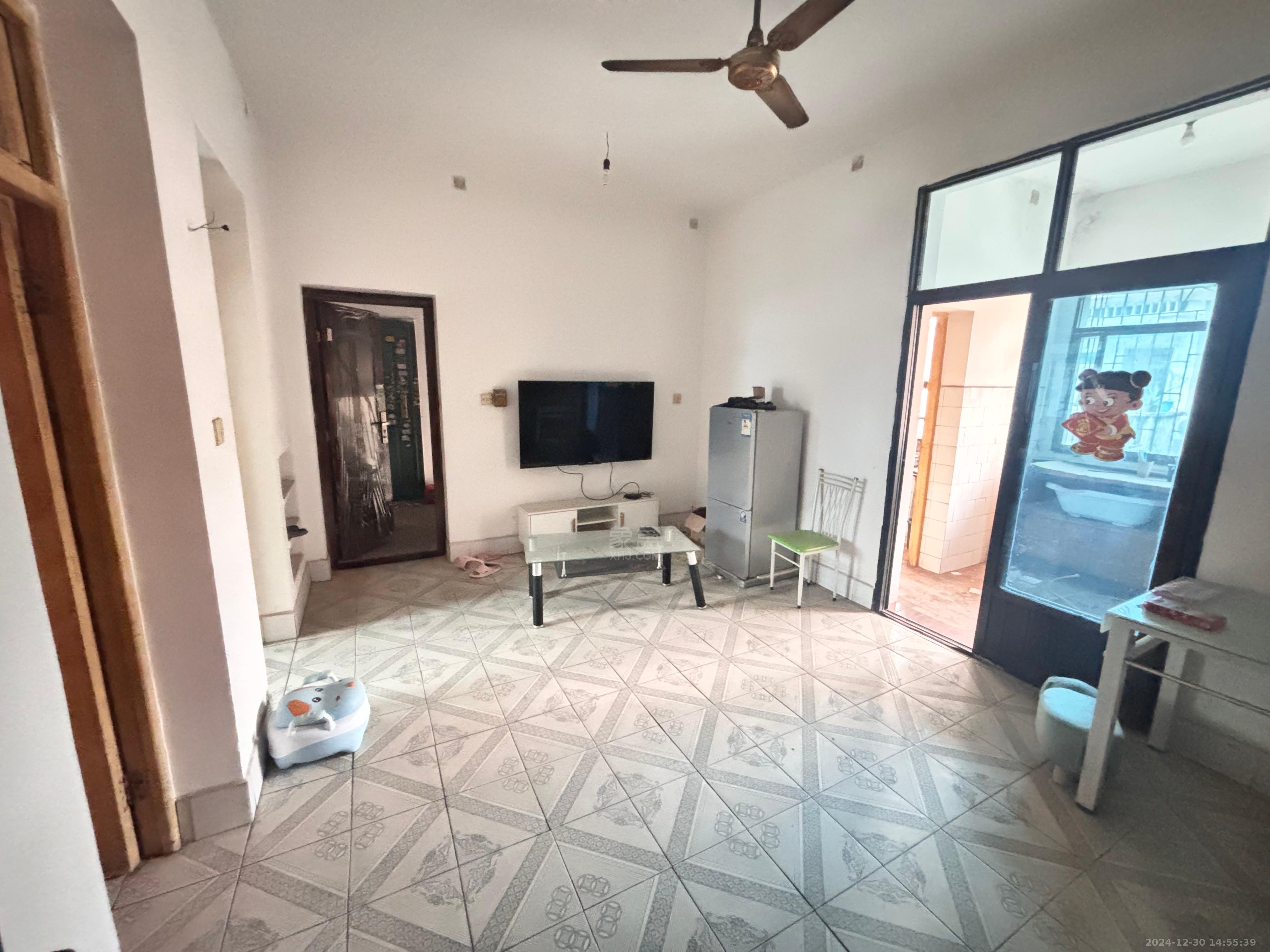 人民中路 1室1厅1卫 800.0元/月 人民中路 1室1厅1卫 800.0元/月室内图