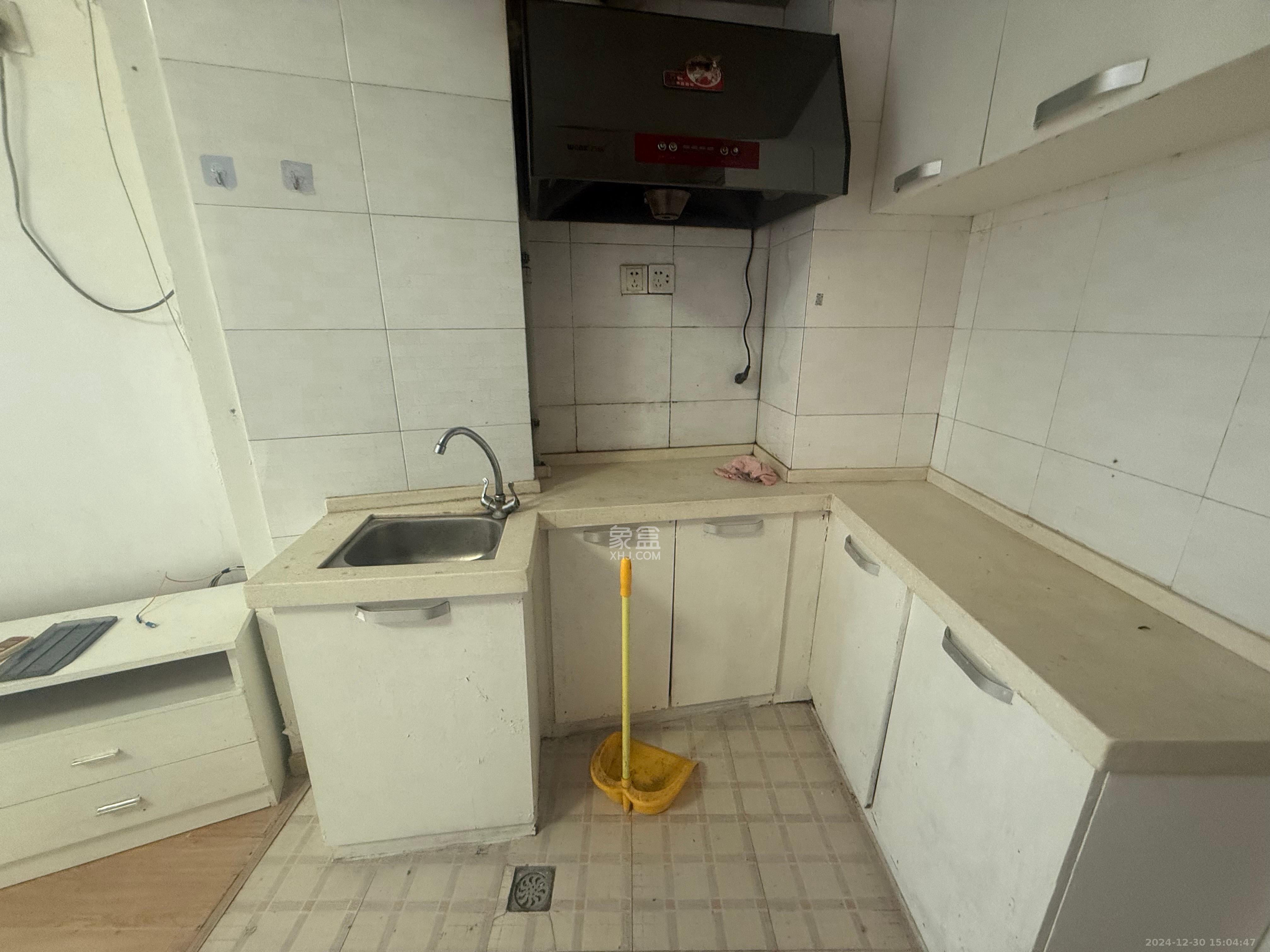 2076至高点 1室1厅1卫 1200.0元/月 2076至高点 1室1厅1卫 1200.0元/月室内图