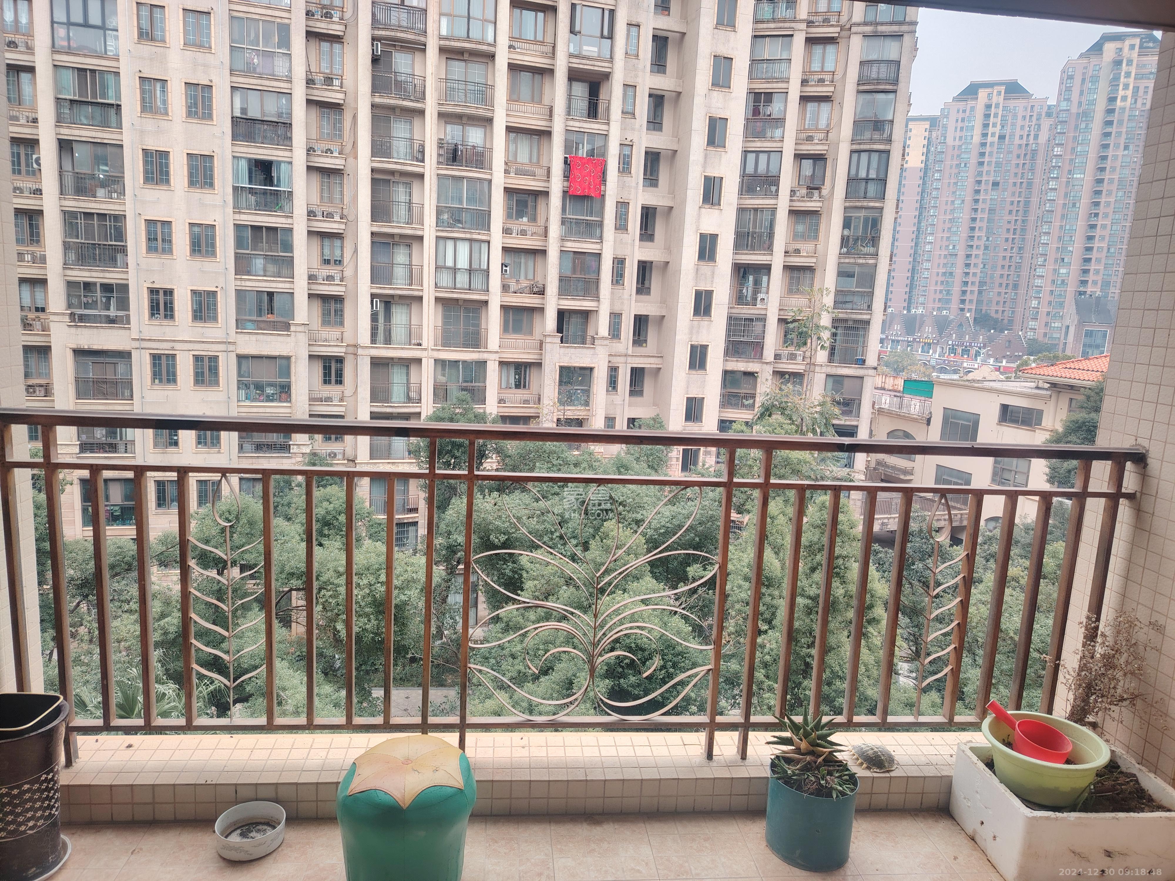 长沙玫瑰园 3室2厅2卫 2000.0元/月 长沙玫瑰园 3室2厅2卫 2000.0元/月室内图