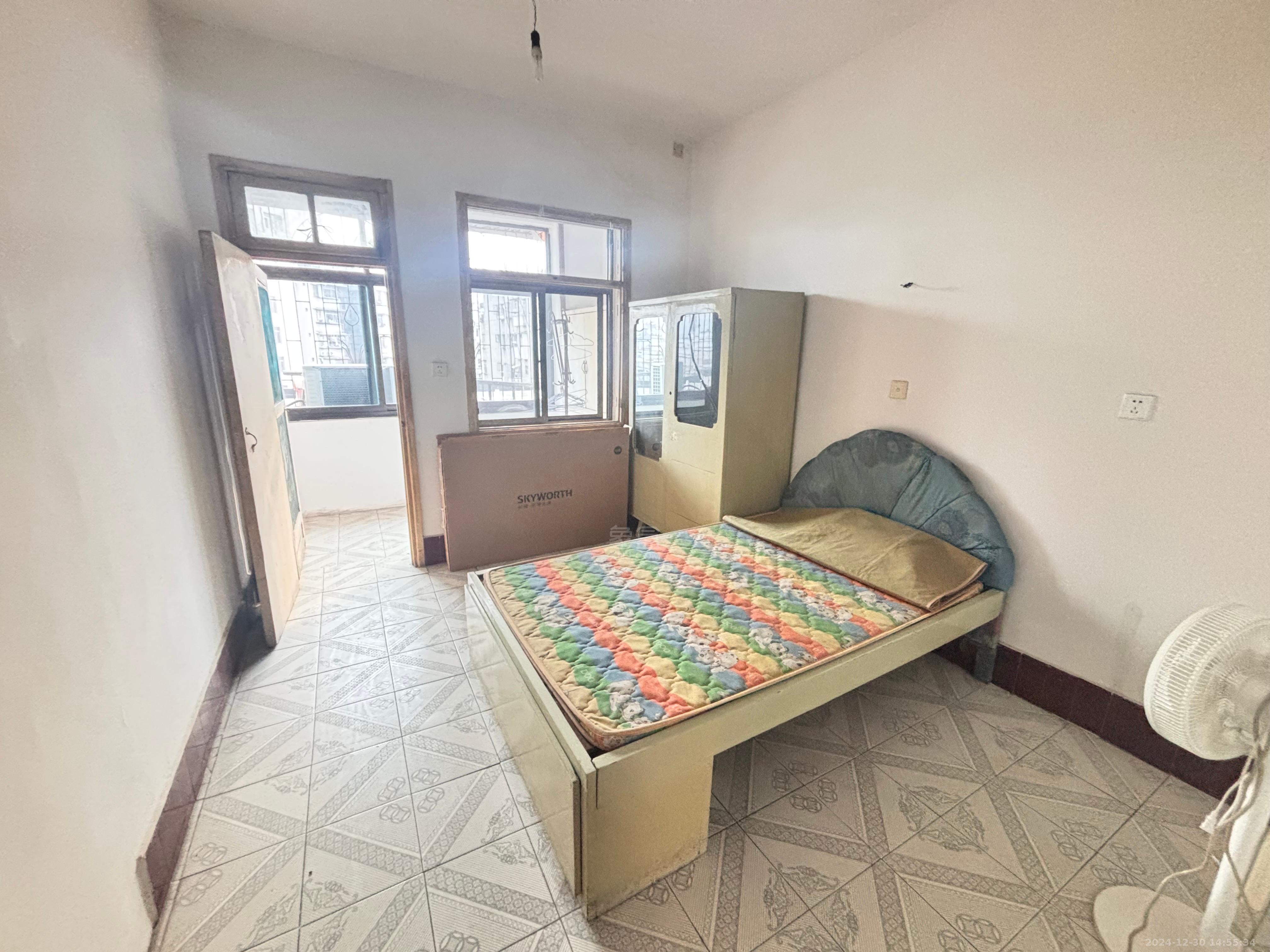 人民中路 1室1厅1卫 800.0元/月 人民中路 1室1厅1卫 800.0元/月室内图