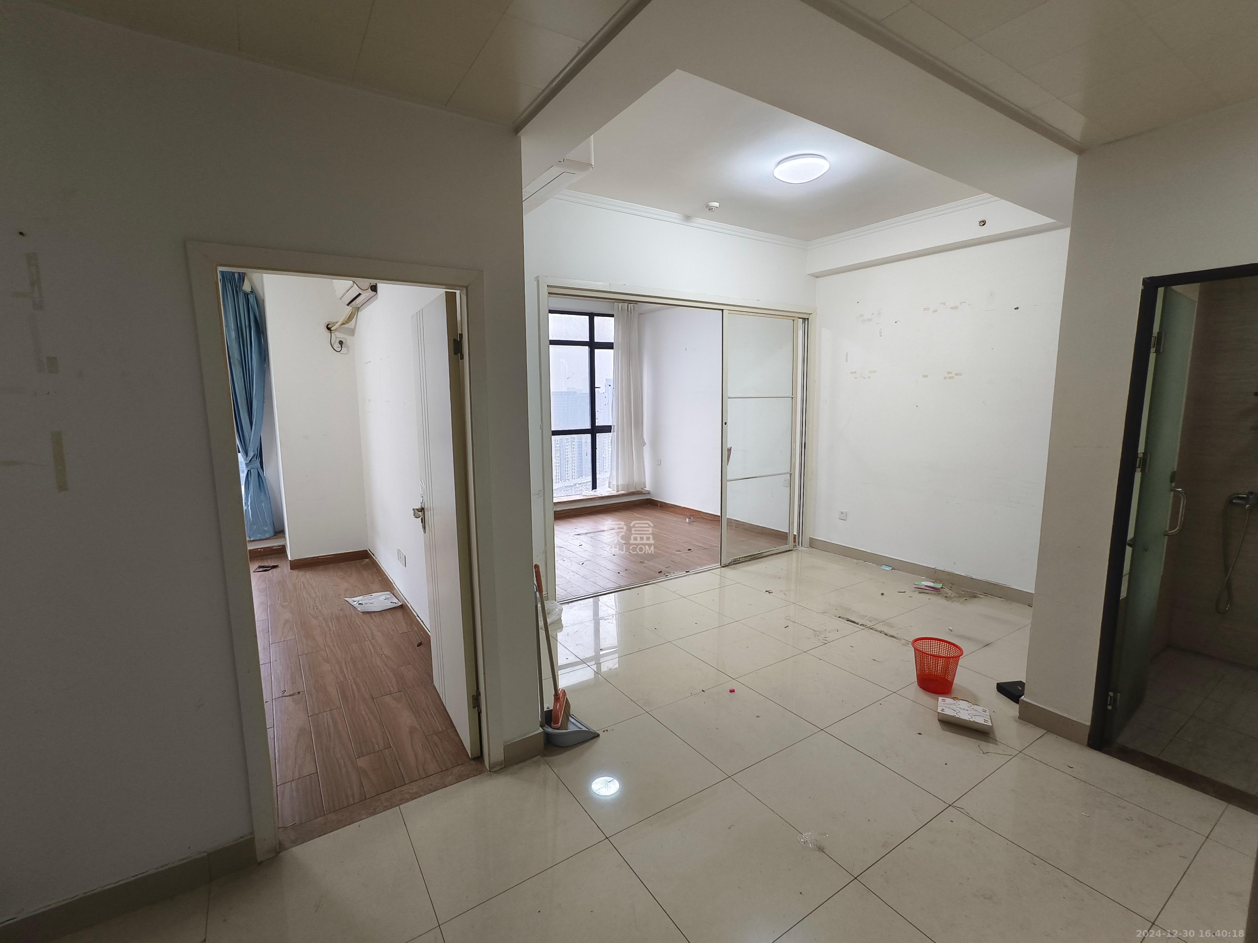 融科东南海 1室1厅1卫 2200.0元/月 融科东南海 1室1厅1卫 2200.0元/月室内图