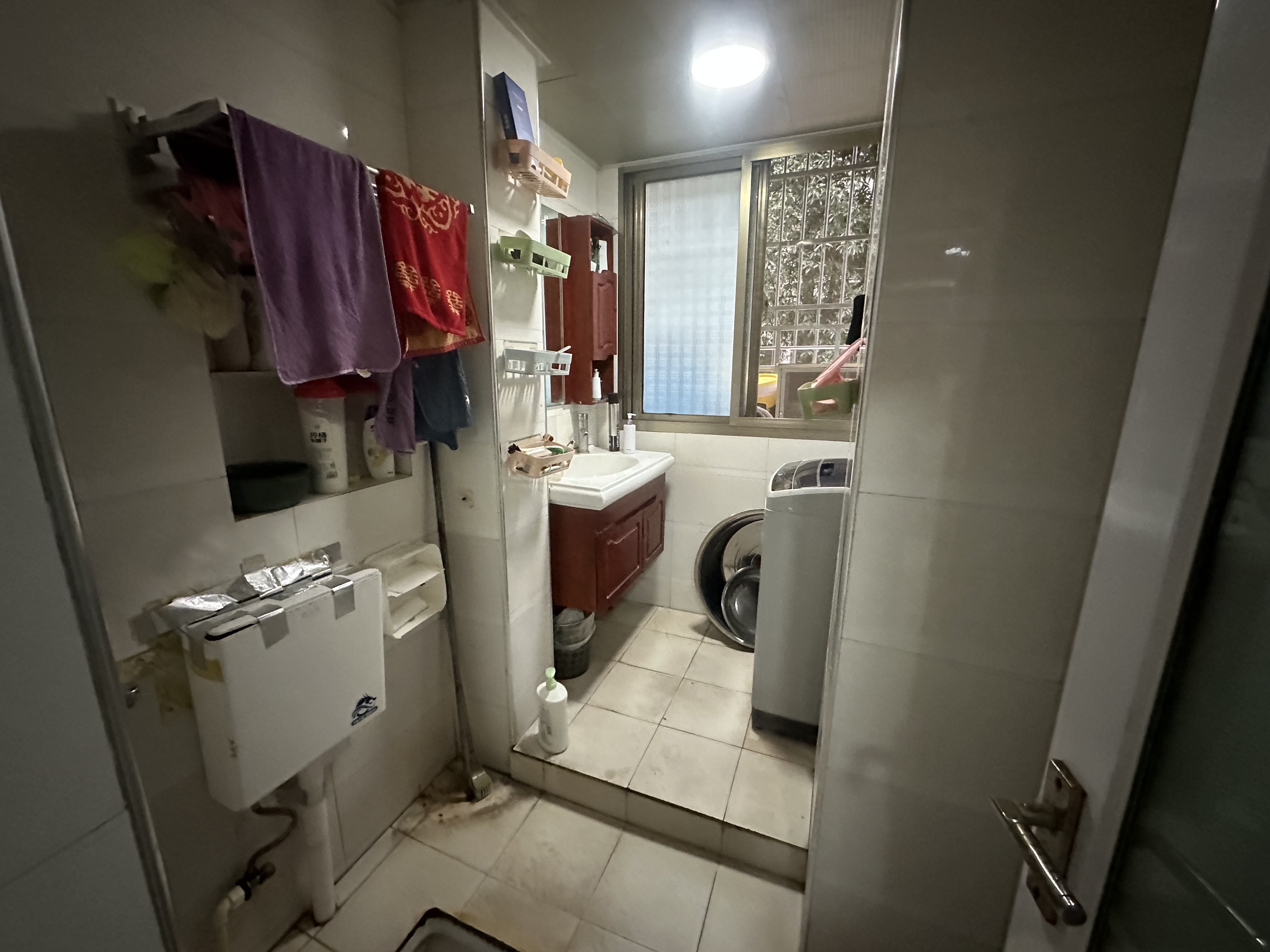 涟邵矿物局家属楼 2室1厅1卫 40.8万 涟邵矿物局家属楼 2室1厅1卫 40.8万客厅