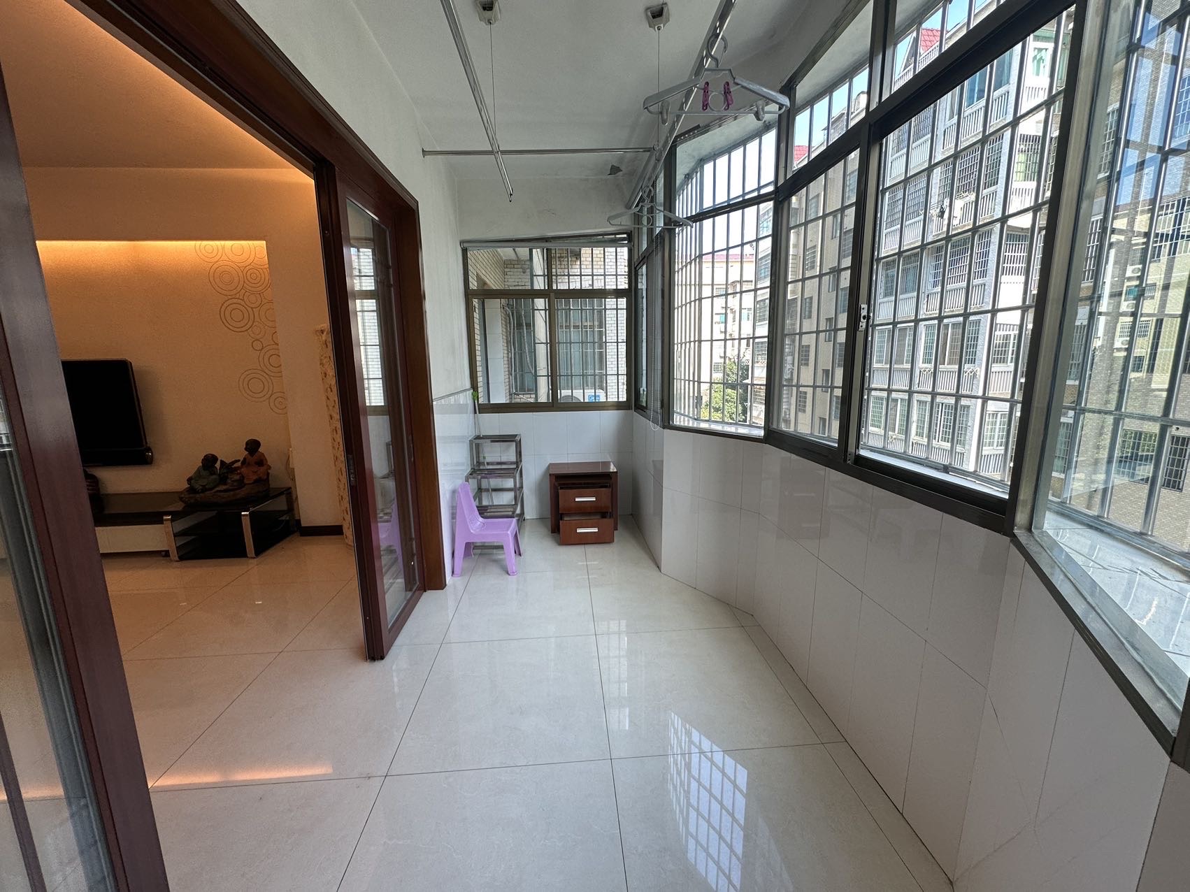三中教师村  4室2厅2卫   2000.00元/月室内图