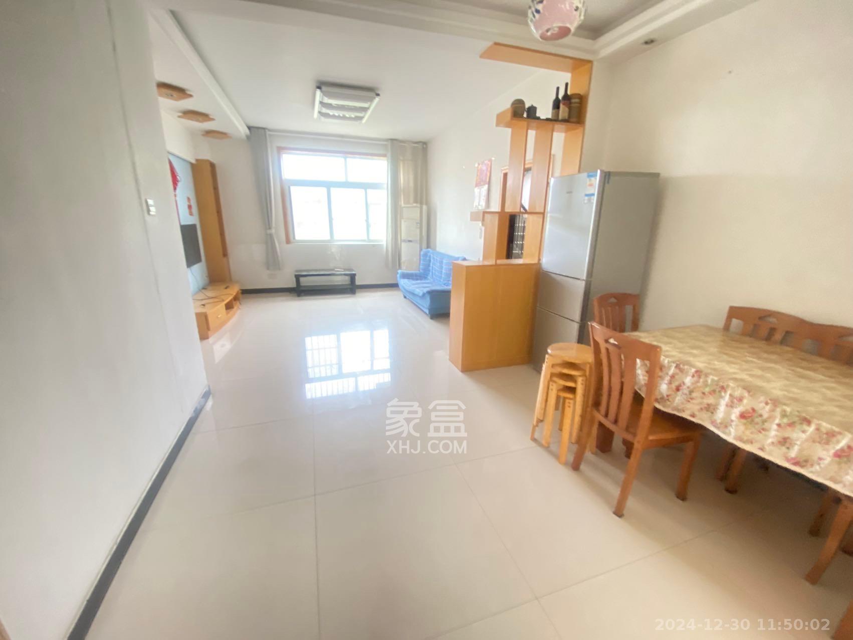 鄱阳小区 3室3厅1卫 1700.0元/月 鄱阳小区 3室3厅1卫 1700.0元/月室内图