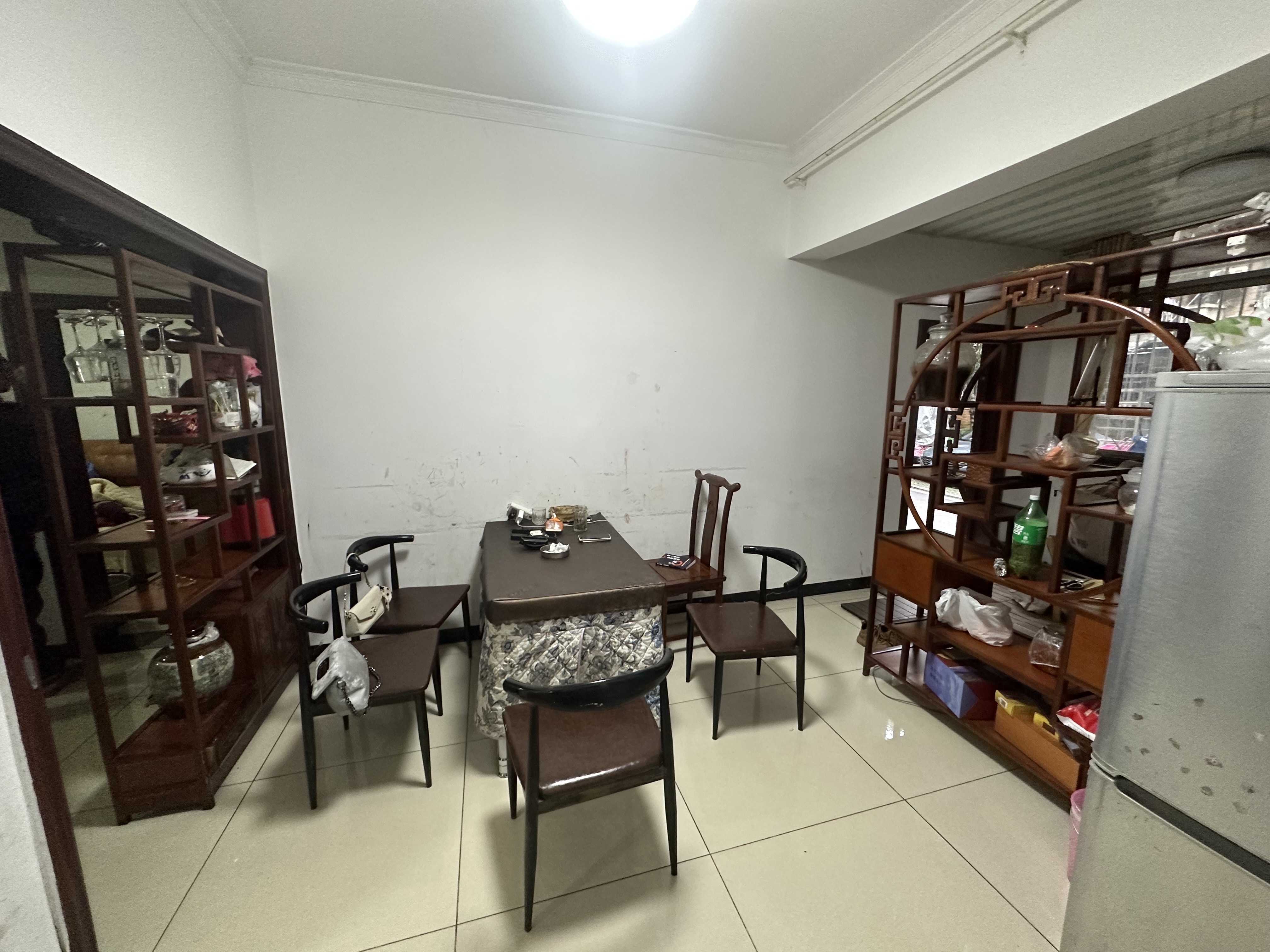 涟邵矿物局家属楼 2室1厅1卫 40.8万 涟邵矿物局家属楼 2室1厅1卫 40.8万客厅