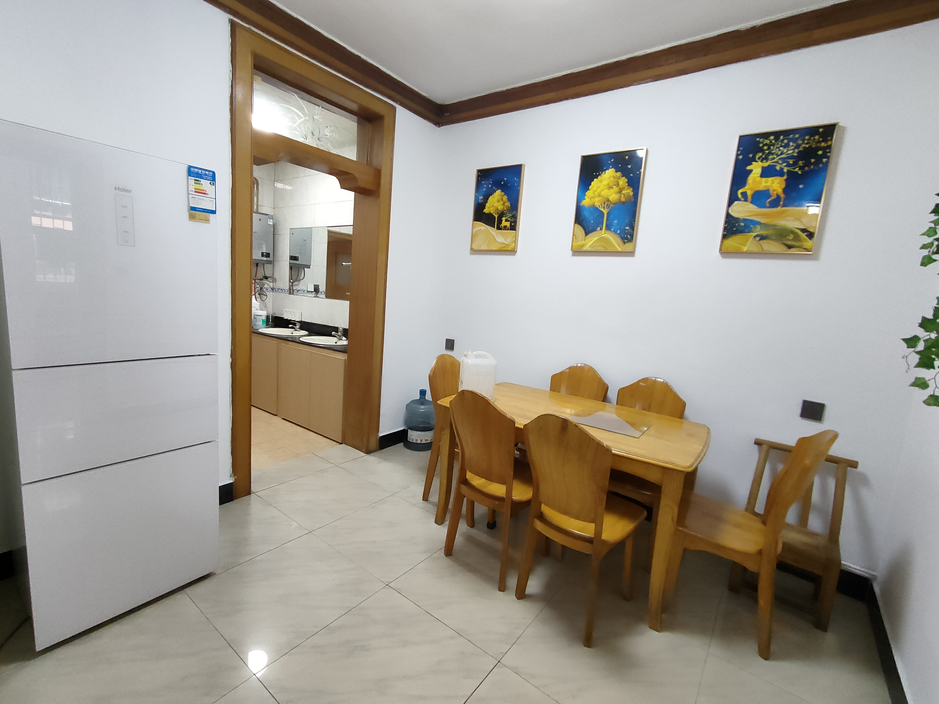 秀峰小区 1室2厅1卫 1200.0元/月 秀峰小区 1室2厅1卫 1200.0元/月室内图