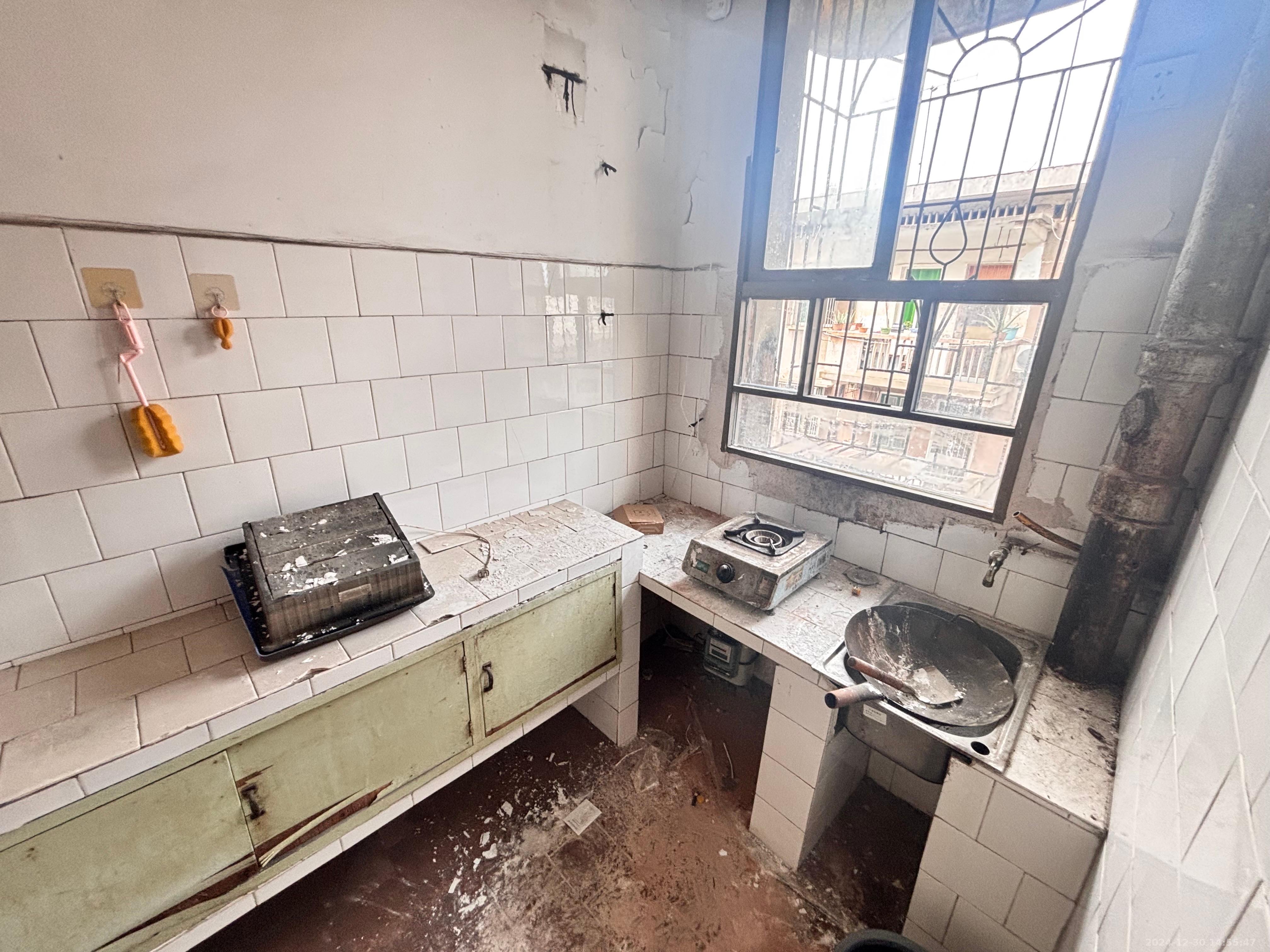 人民中路 1室1厅1卫 800.0元/月 人民中路 1室1厅1卫 800.0元/月室内图