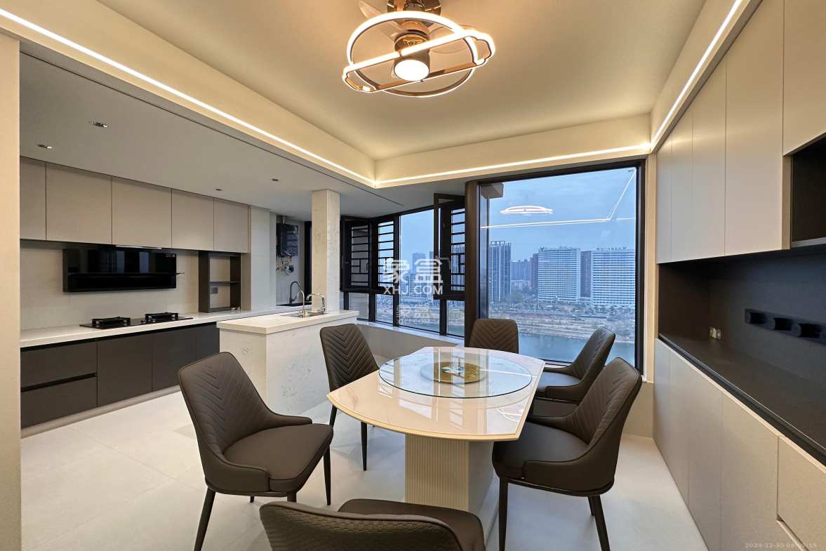 嘉雨东苑 4室2厅2卫 8000.0元/月 嘉雨东苑 4室2厅2卫 8000.0元/月室内图